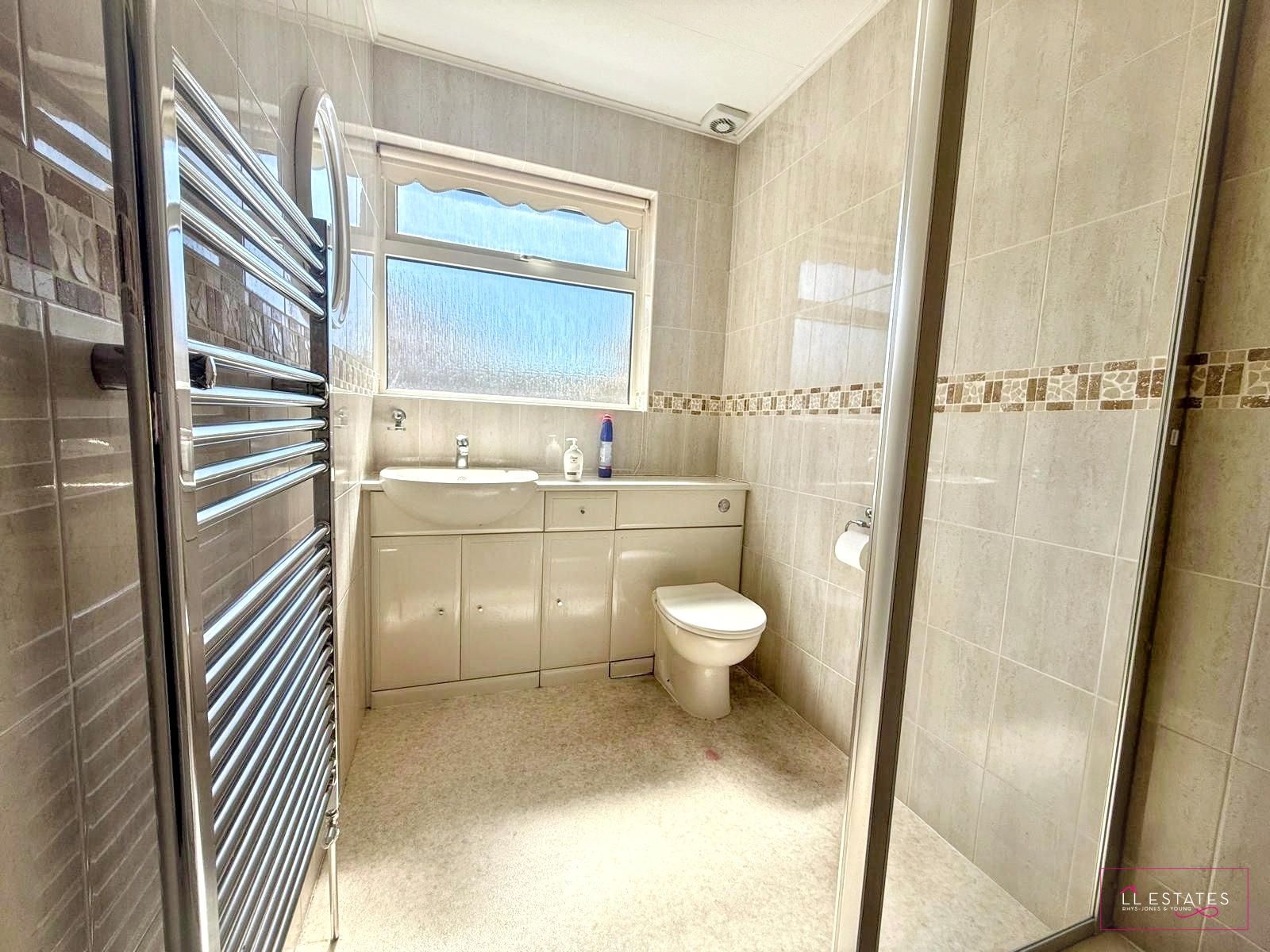 2 bed bungalow for sale in Ffordd Ffynnon, Rhuddlan 5