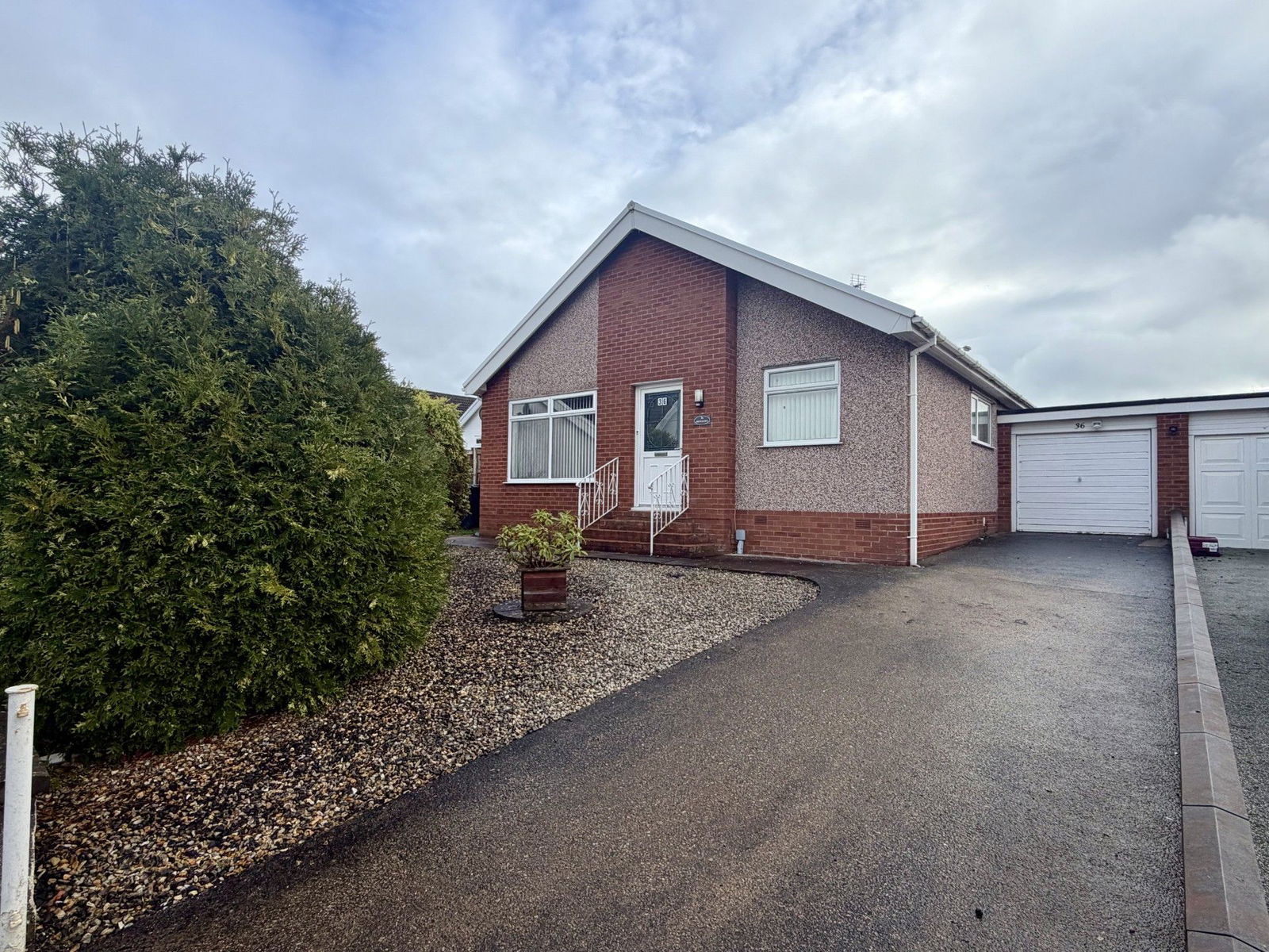 2 bed bungalow for sale in Ffordd Ffynnon, Rhuddlan - Property Image 1
