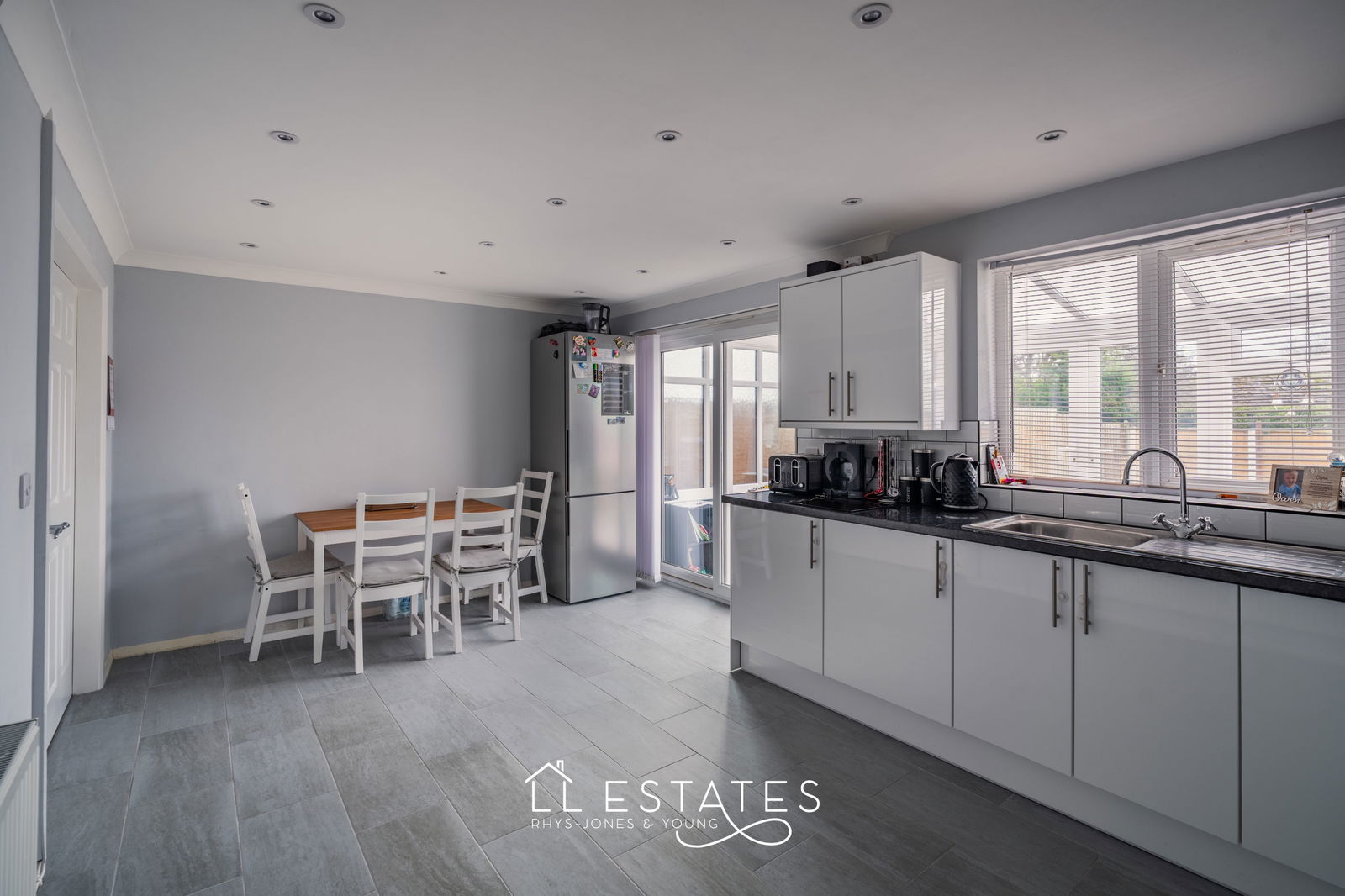 3 bed semi-detached house for sale in Gors Road, Towyn, LL22 9LS  - Property Image 4