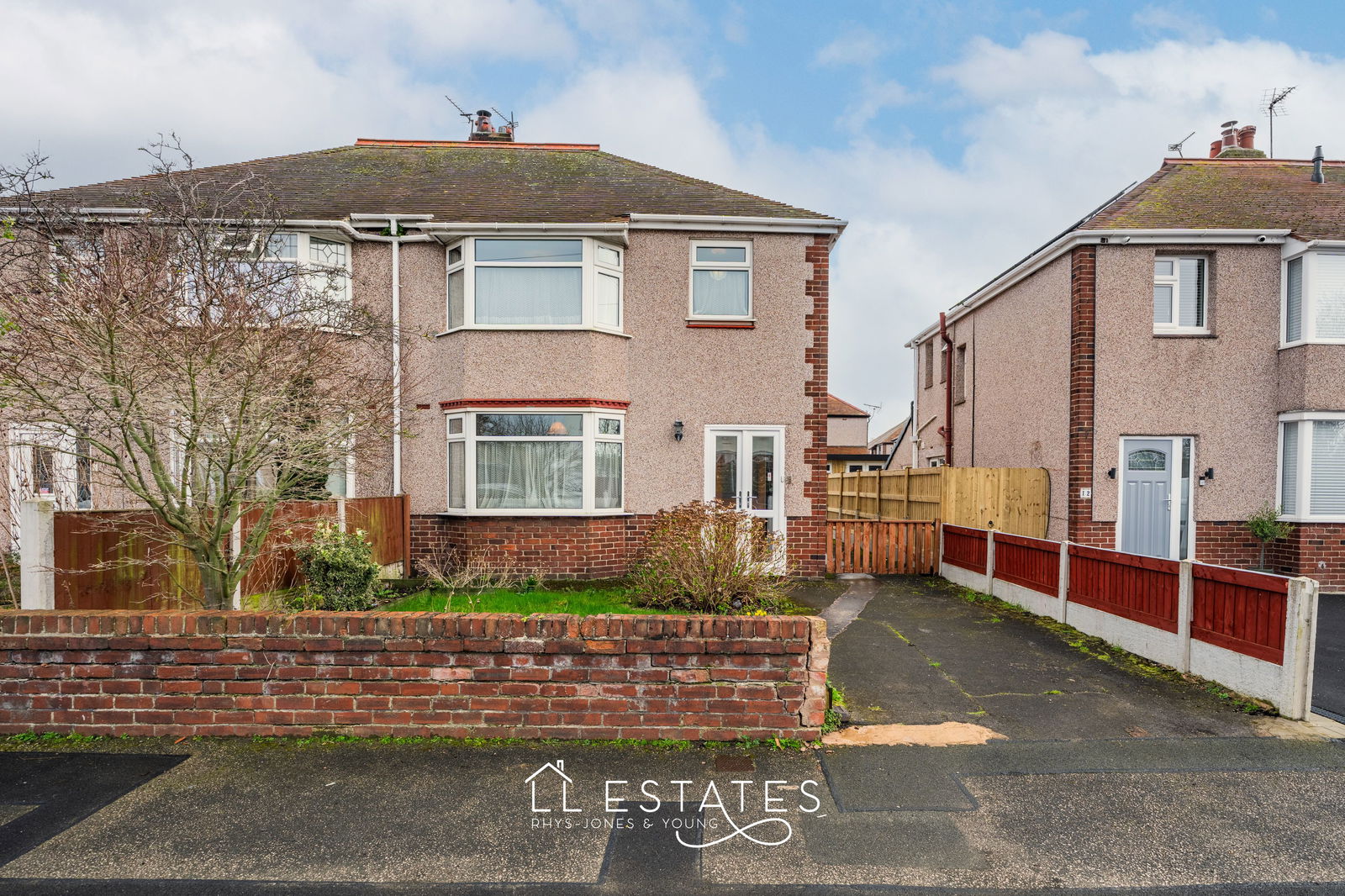 3 bed semi-detached house for sale in Lynwood Drive, Rhyl
