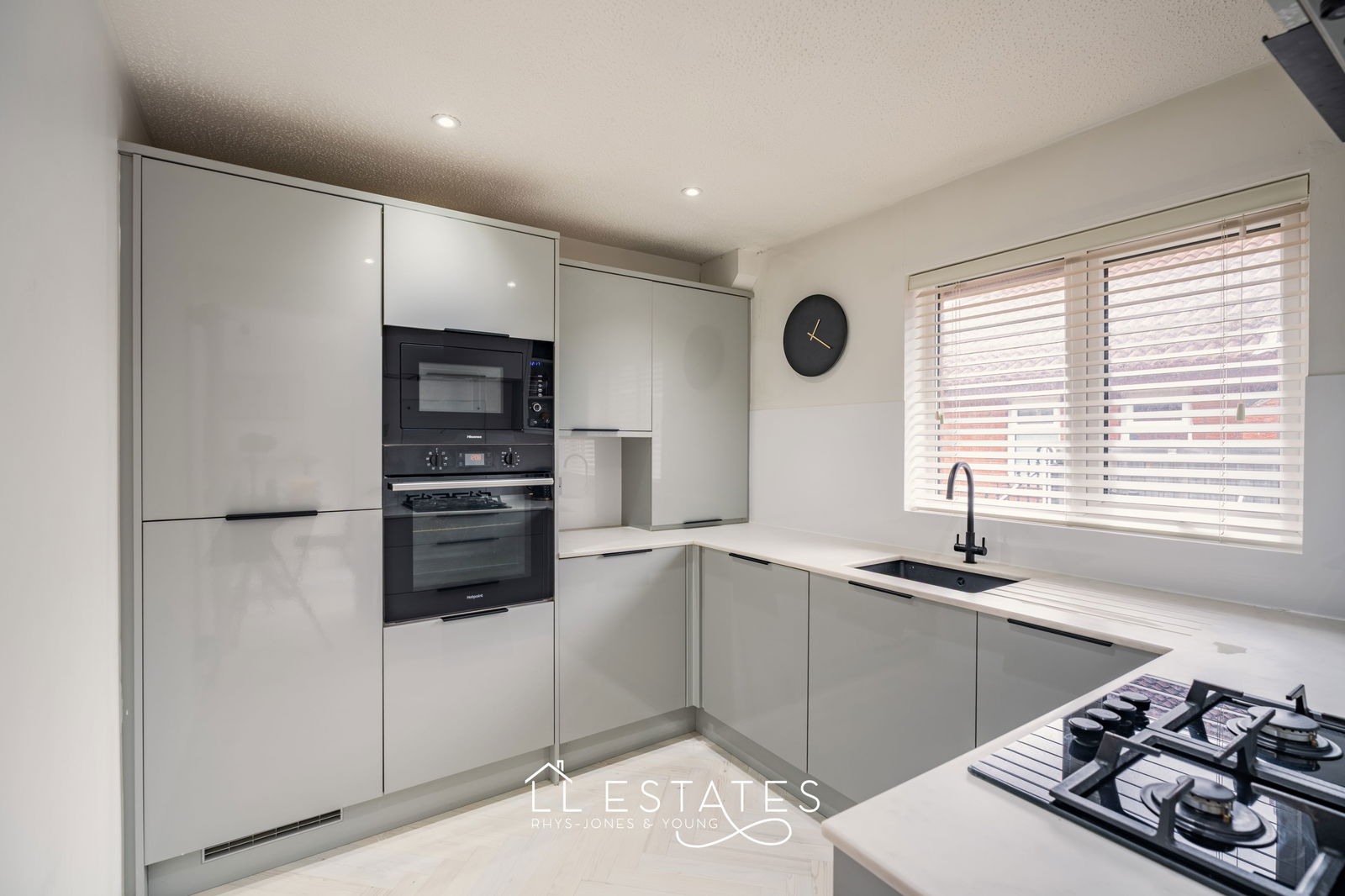 2 bed bungalow for sale in Lon Celynnen, Rhyl, LL18 4LZ 2