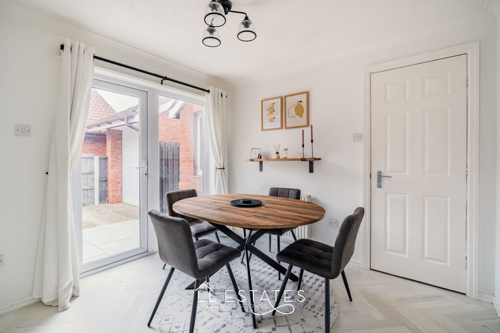 2 bed bungalow for sale in Lon Celynnen, Rhyl, LL18 4LZ  - Property Image 4