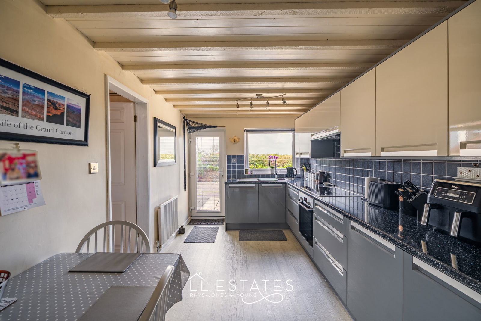 2 bed detached house for sale in The Avenue, Prestatyn, LL19 9RE  - Property Image 5