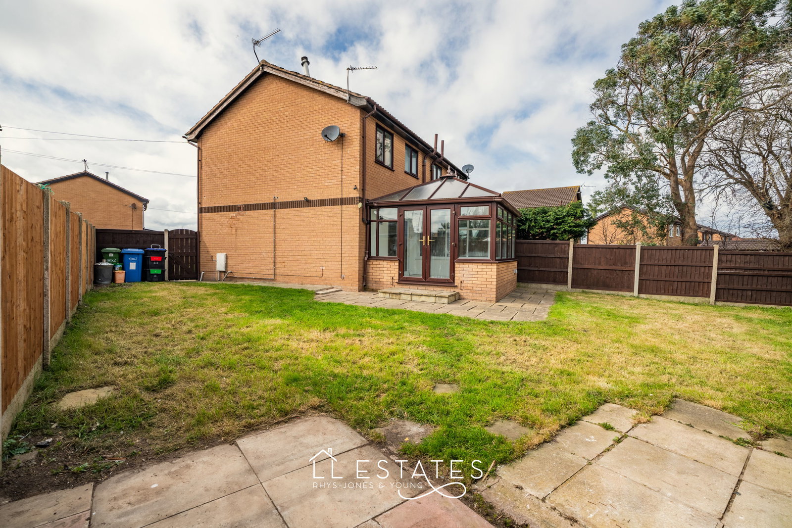 2 bed semi-detached house for sale in Maple Avenue, Rhyl, LL18 4JT  - Property Image 11