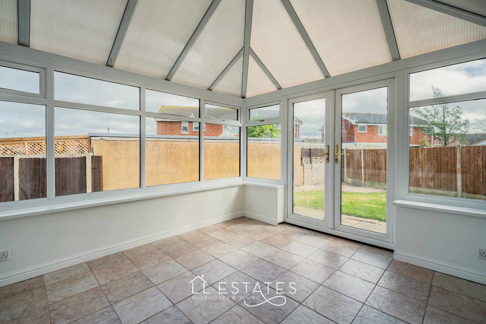 2 bed semi-detached house for sale in Maple Avenue, Rhyl, LL18 4JT  - Property Image 9