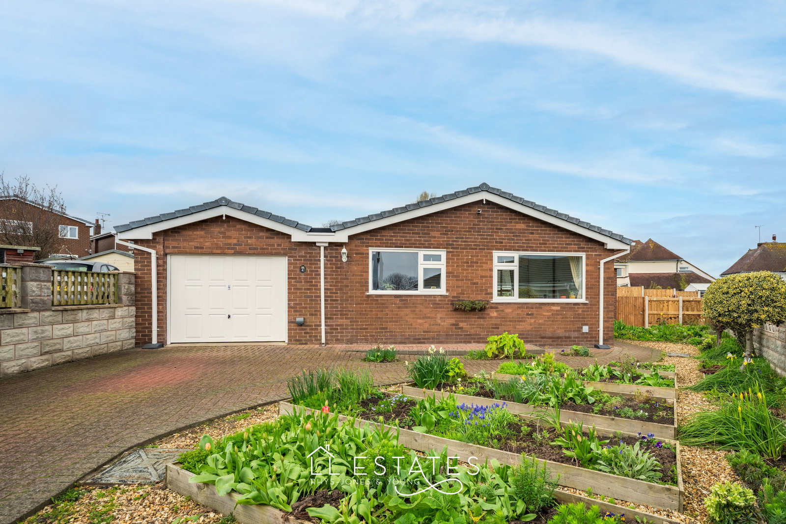 4 bed bungalow for sale in Rhodfa Bedwen, Prestatyn, LL19 9LA