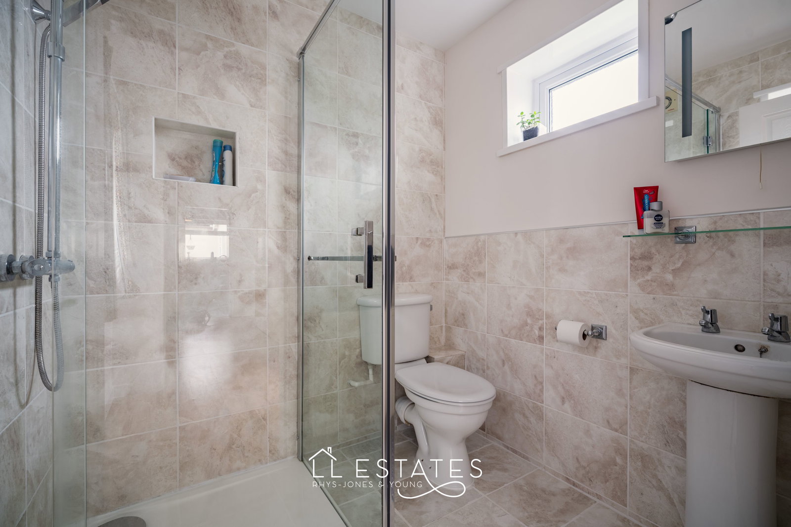 4 bed bungalow for sale in Rhodfa Bedwen, Prestatyn, LL19 9LA 10