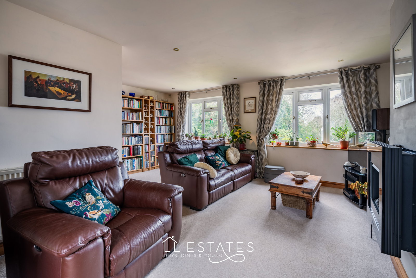 3 bed detached house for sale in Cae Felin, Betws Yn Rhos, LL22 8AZ  - Property Image 3