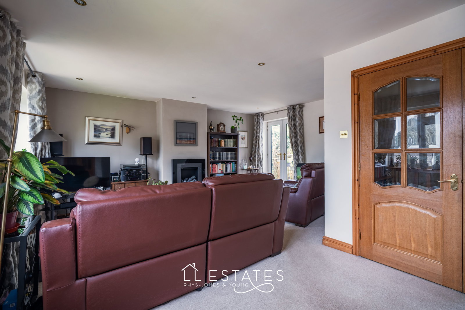 3 bed detached house for sale in Cae Felin, Betws Yn Rhos, LL22 8AZ  - Property Image 4