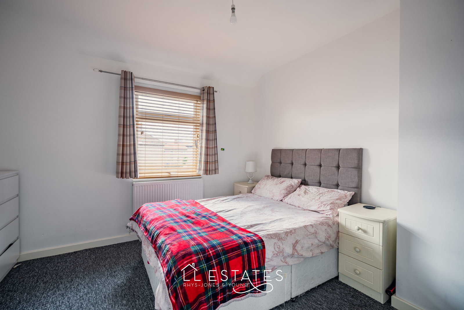 3 bed terraced house for sale in St. Davids Square, Rhyl, LL18 2ER 5