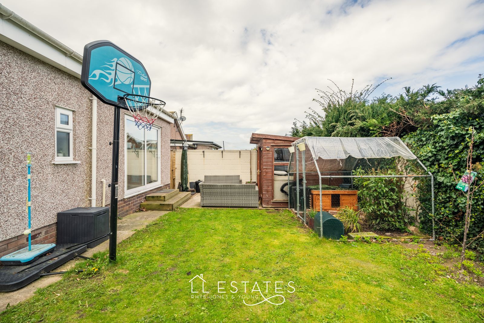 3 bed bungalow for sale in Barrfield Road, Rhuddlan, LL18 2RY  - Property Image 10