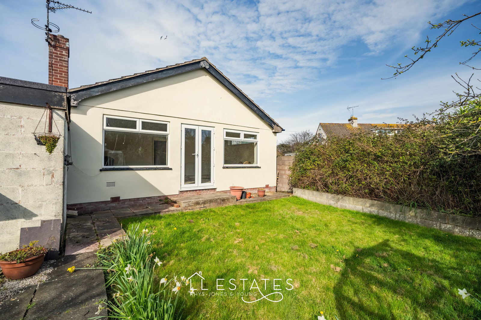 3 bed bungalow for sale in Denbigh Circle, Kinmel Bay, LL18 5HW  - Property Image 2