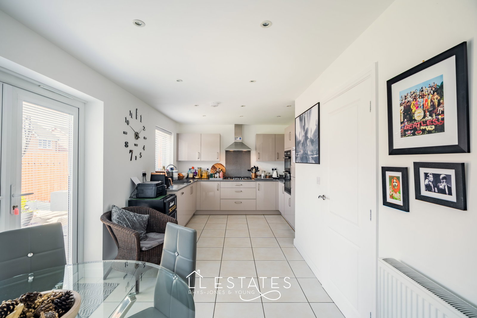 4 bed detached house for sale in Ffordd Elsie, Rhyl, LL18 4FP 2