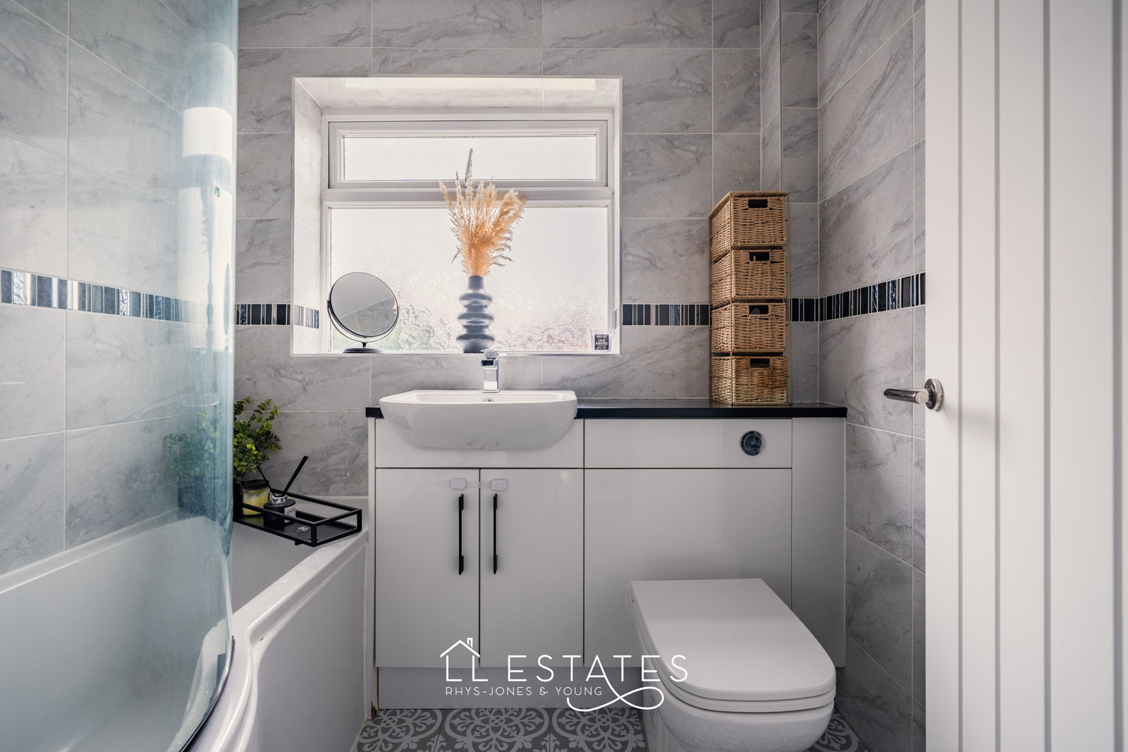 3 bed link detached house for sale in Llwyn Onn, St. Asaph  - Property Image 11