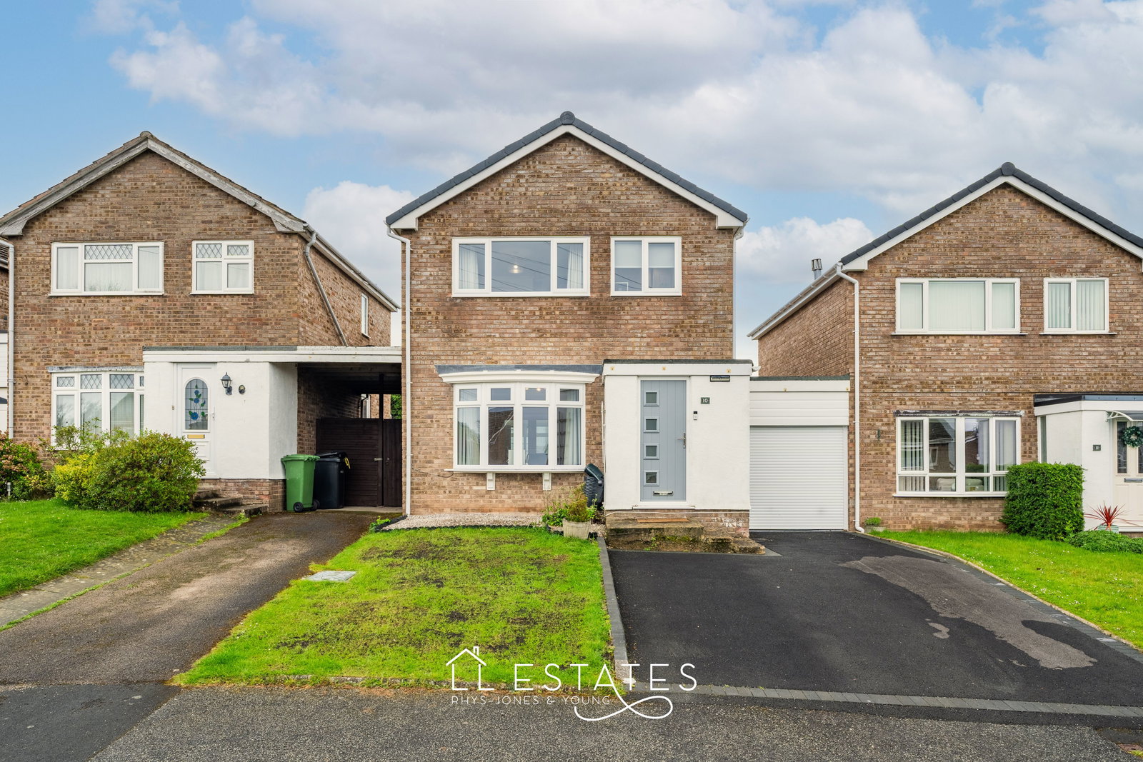 3 bed link detached house for sale in Llwyn Onn, St. Asaph 11