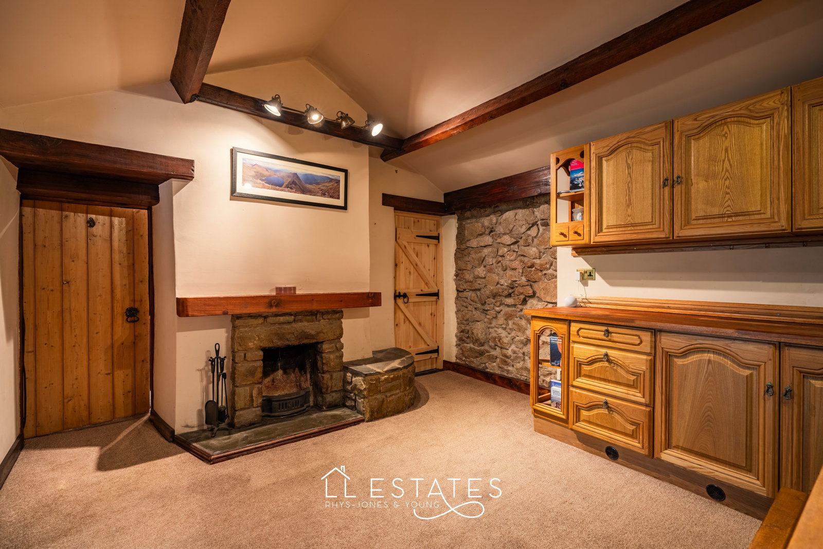 2 bed bungalow for sale in Laburnum Cottage  - Property Image 4