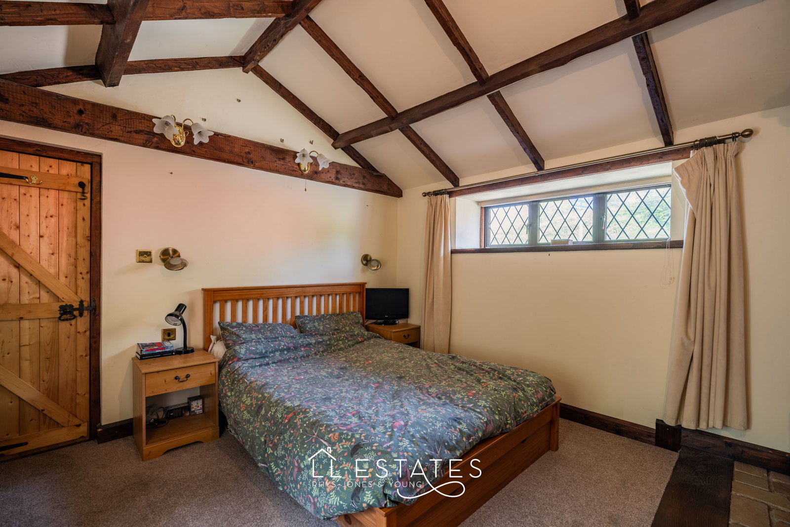 2 bed bungalow for sale in Laburnum Cottage  - Property Image 8