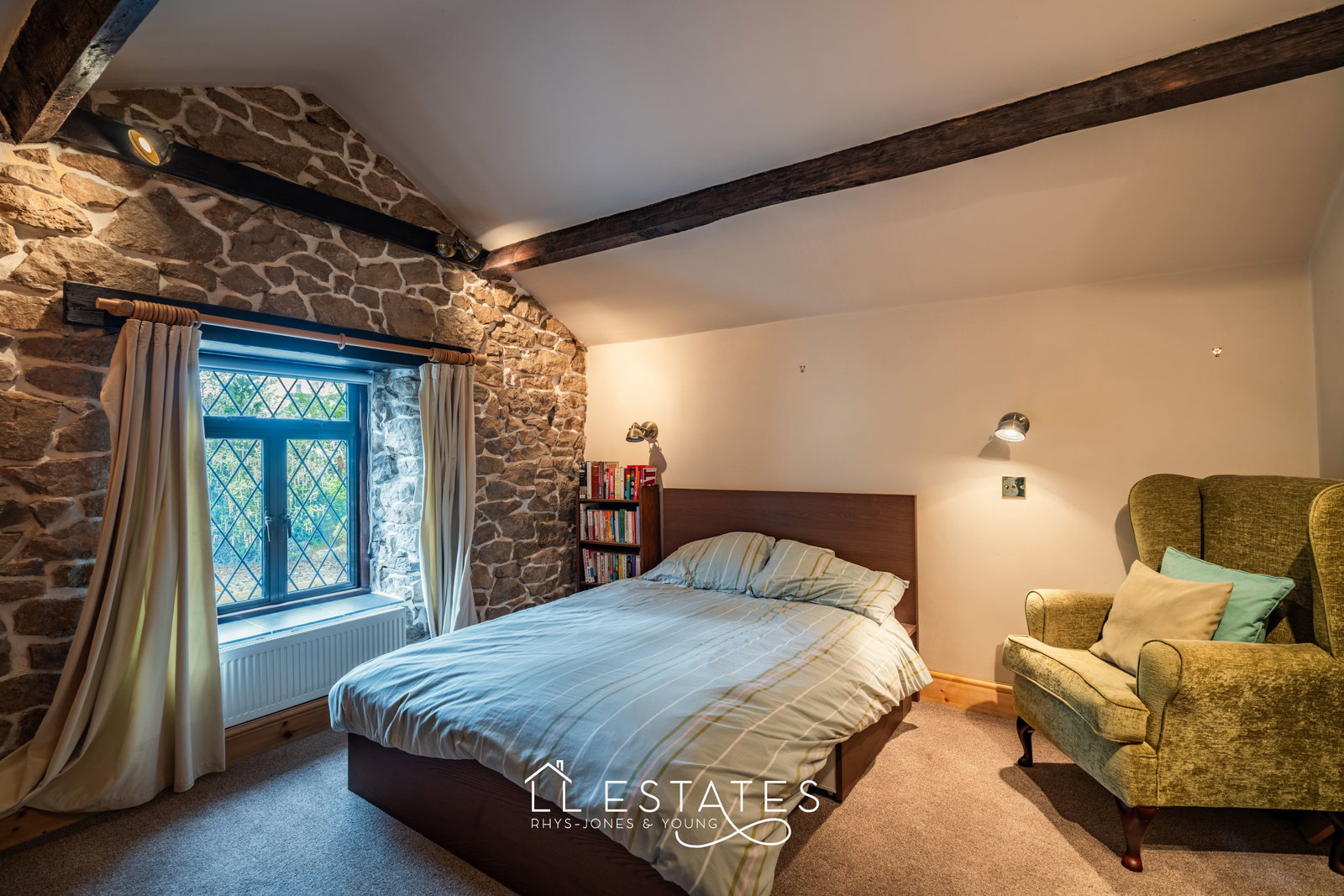 2 bed bungalow for sale in Laburnum Cottage  - Property Image 7