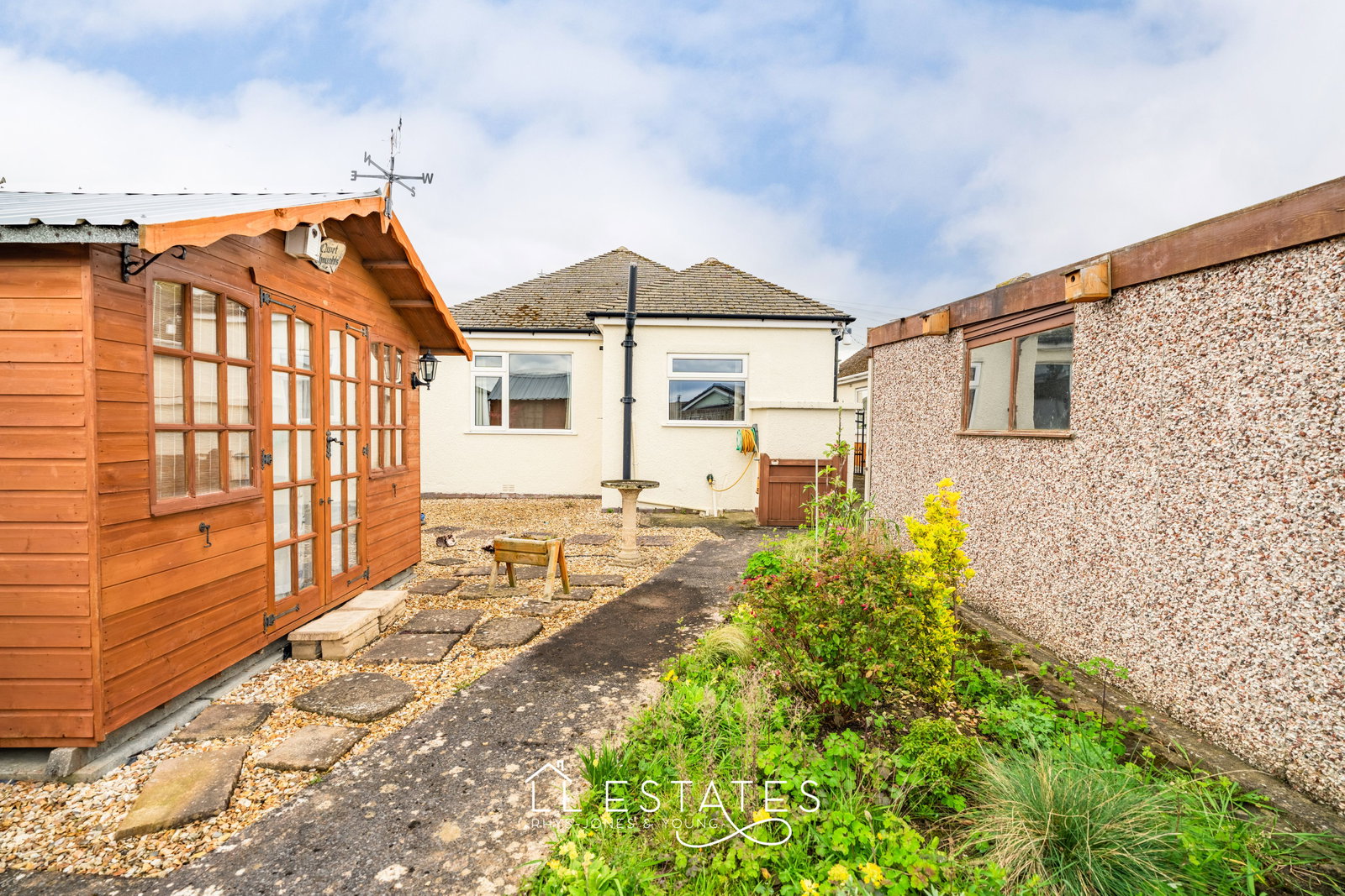 2 bed bungalow for sale in Shaun Drive, Rhyl  - Property Image 9
