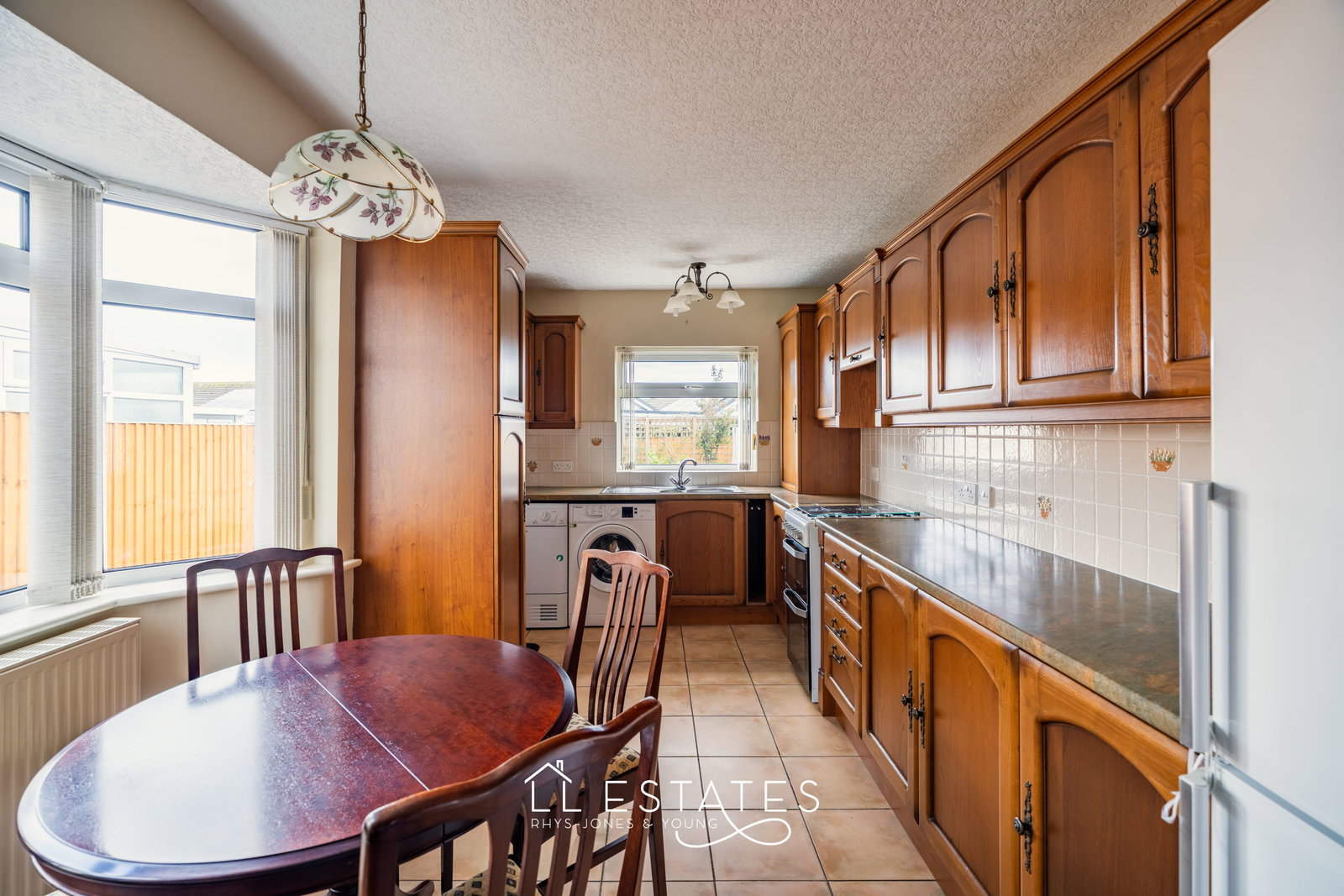 2 bed bungalow for sale in Shaun Drive, Rhyl  - Property Image 2