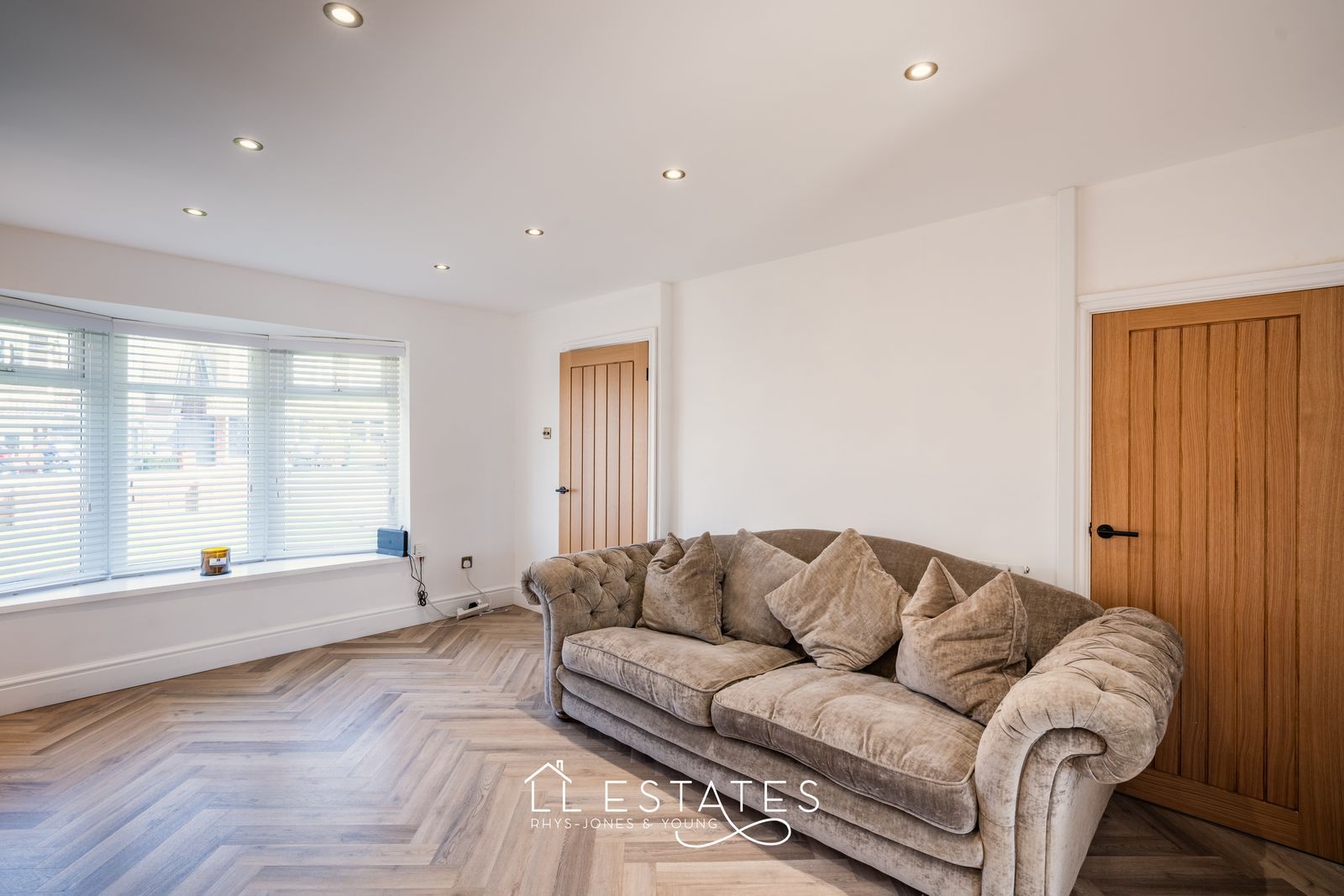 3 bed semi-detached house for sale in Clement Drive, Rhyl, LL18 4HU  - Property Image 5