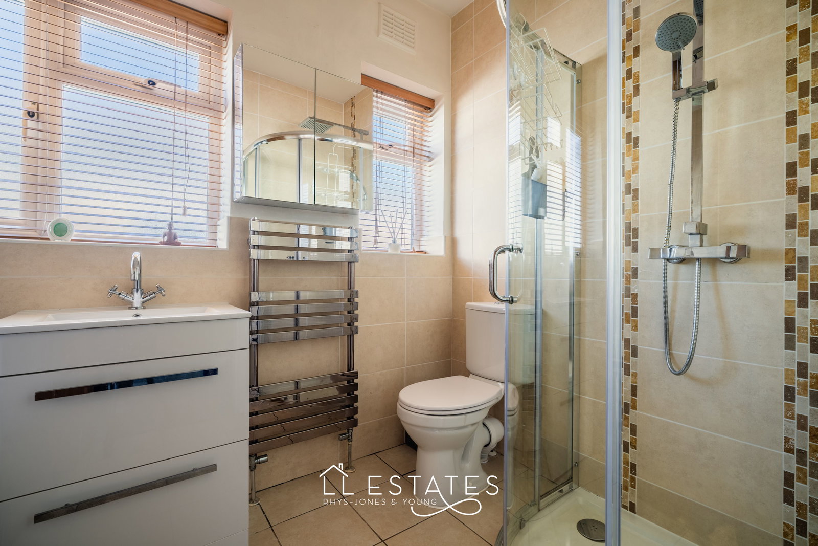 2 bed bungalow for sale in The Brae, Meliden, LL19 8RB  - Property Image 10