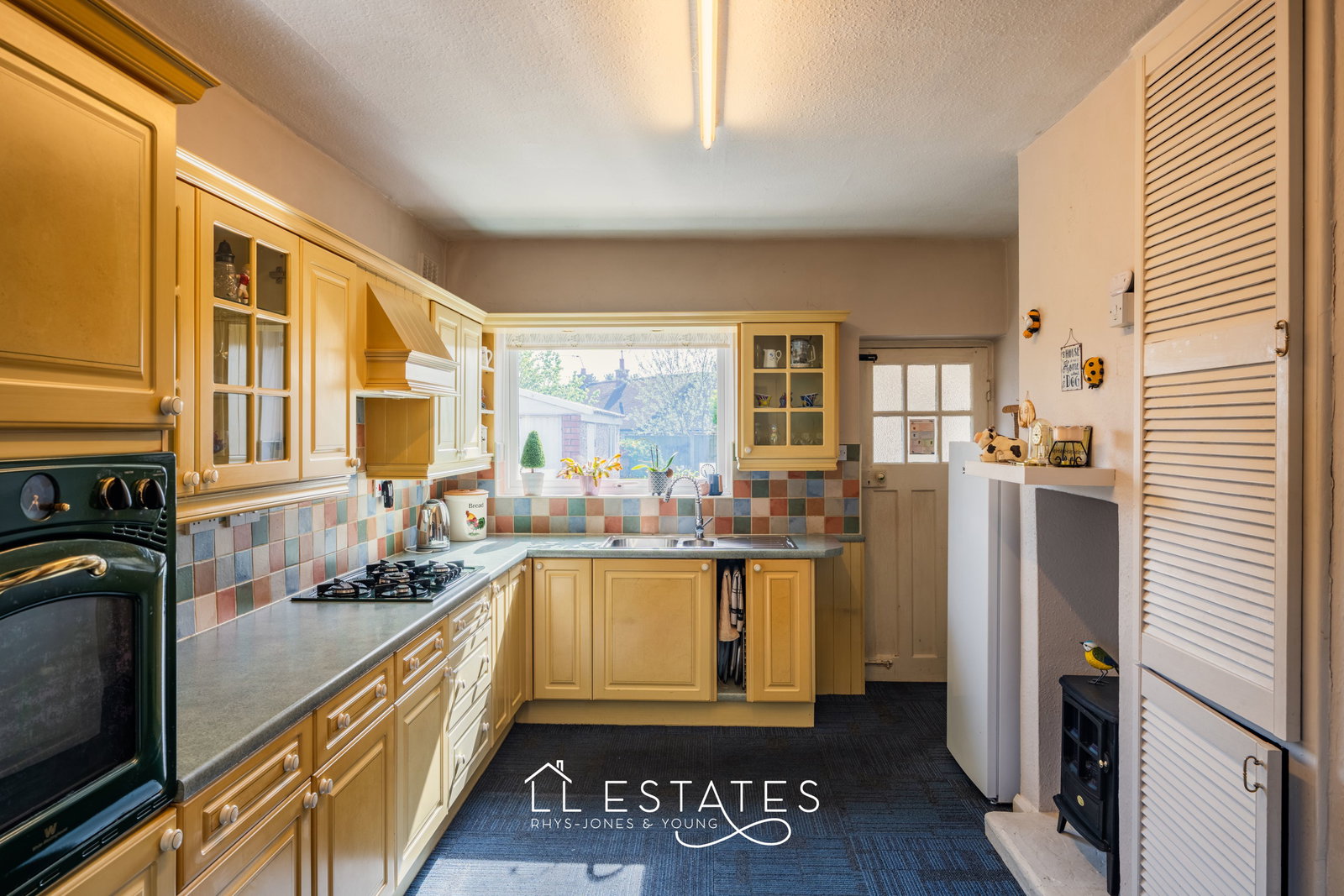3 bed bungalow for sale in Ffordd Dewi, Rhuddlan  - Property Image 4