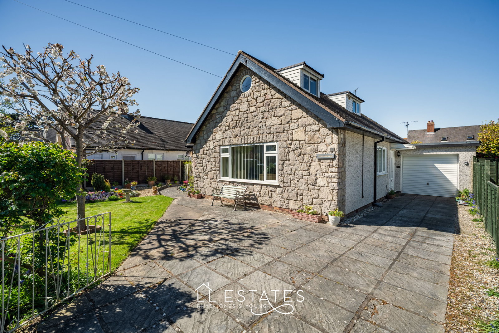 4 bed detached house for sale in Roe Parc, St. Asaph, LL17 0LD
