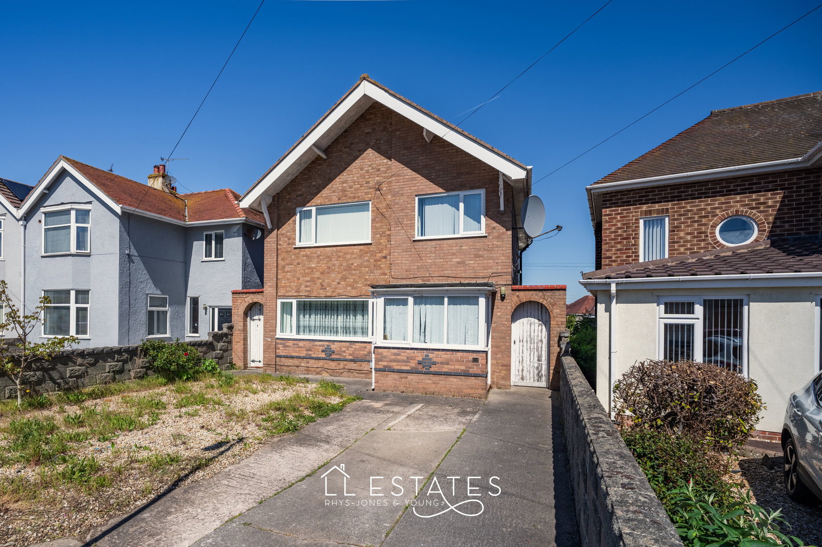 4 bed detached house for sale in North Drive, Rhyl - Property Image 1