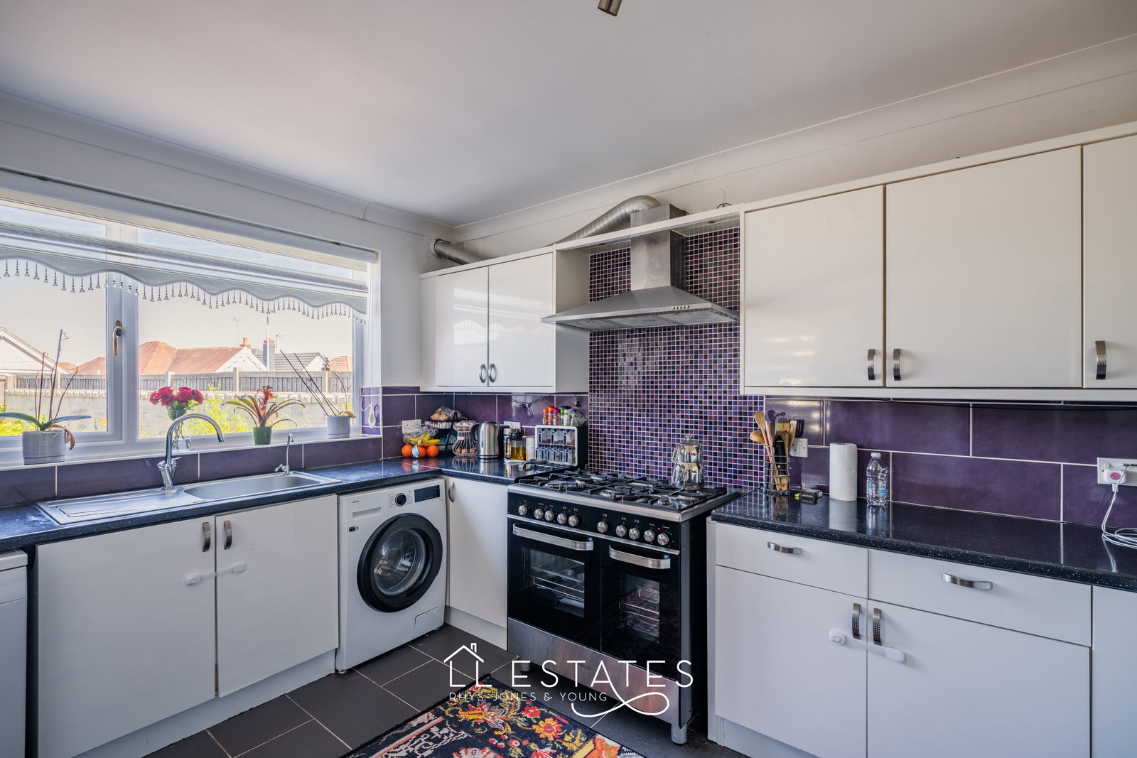4 bed detached house for sale in North Drive, Rhyl 1