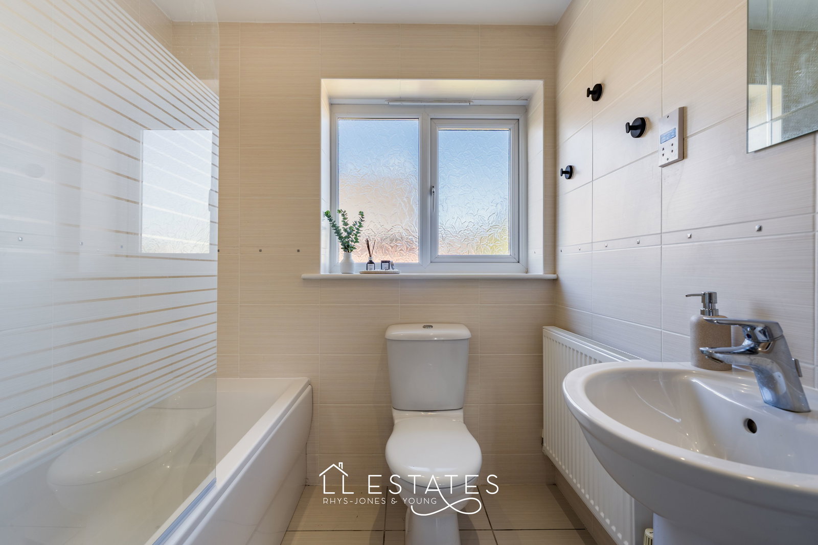 4 bed detached house for sale in Golygfa Clwyd, Rhyl  - Property Image 9