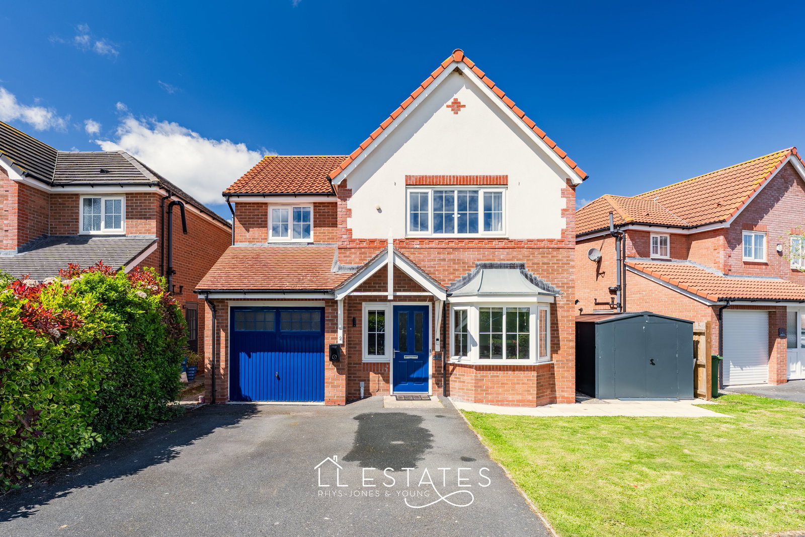 4 bed detached house for sale in Golygfa Clwyd, Rhyl - Property Image 1