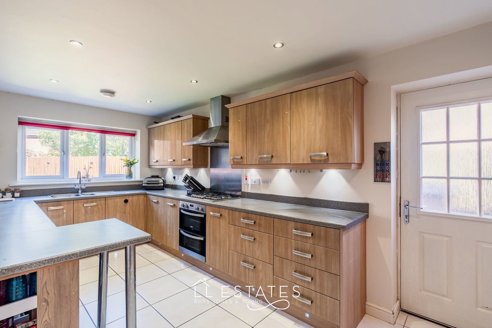 4 bed detached house for sale in Golygfa Clwyd, Rhyl 2