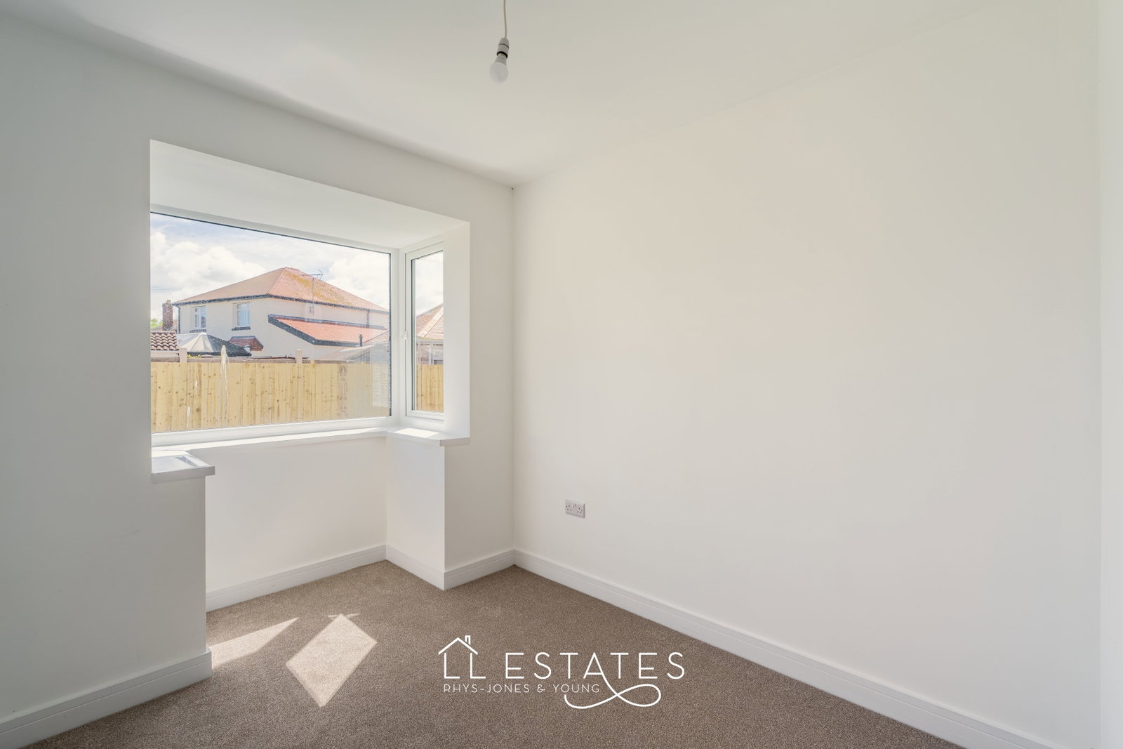 2 bed bungalow for sale in Weaver Avenue, Rhyl 3