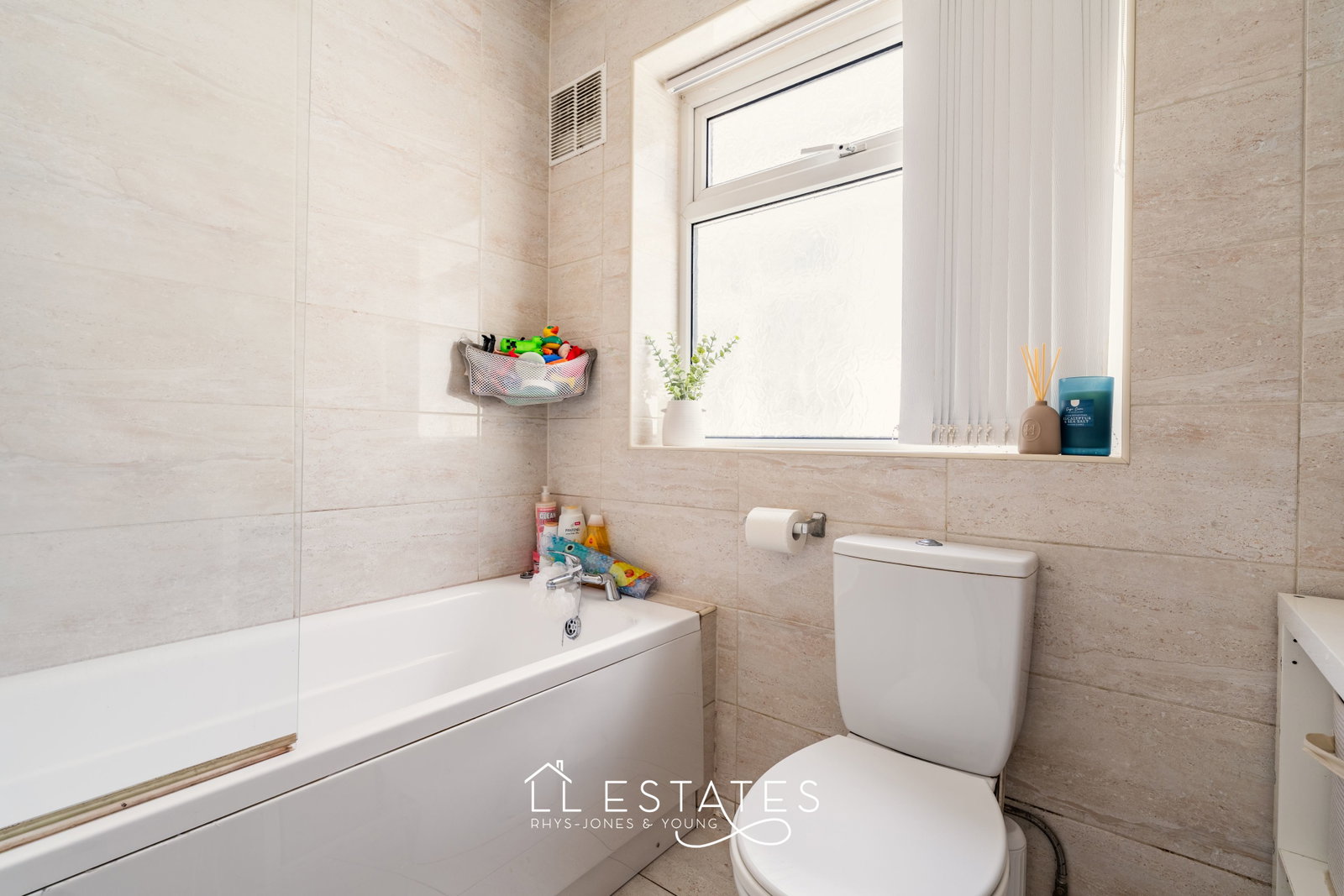 3 bed bungalow for sale in Fforddisa, Prestatyn, LL19 8ED  - Property Image 13