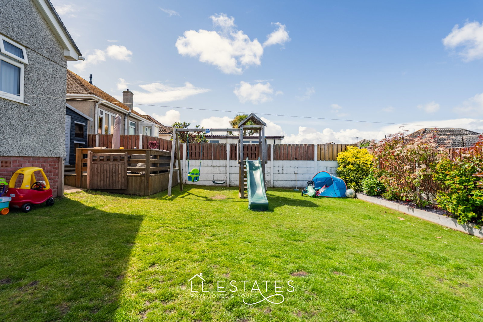 3 bed bungalow for sale in Fforddisa, Prestatyn, LL19 8ED  - Property Image 2