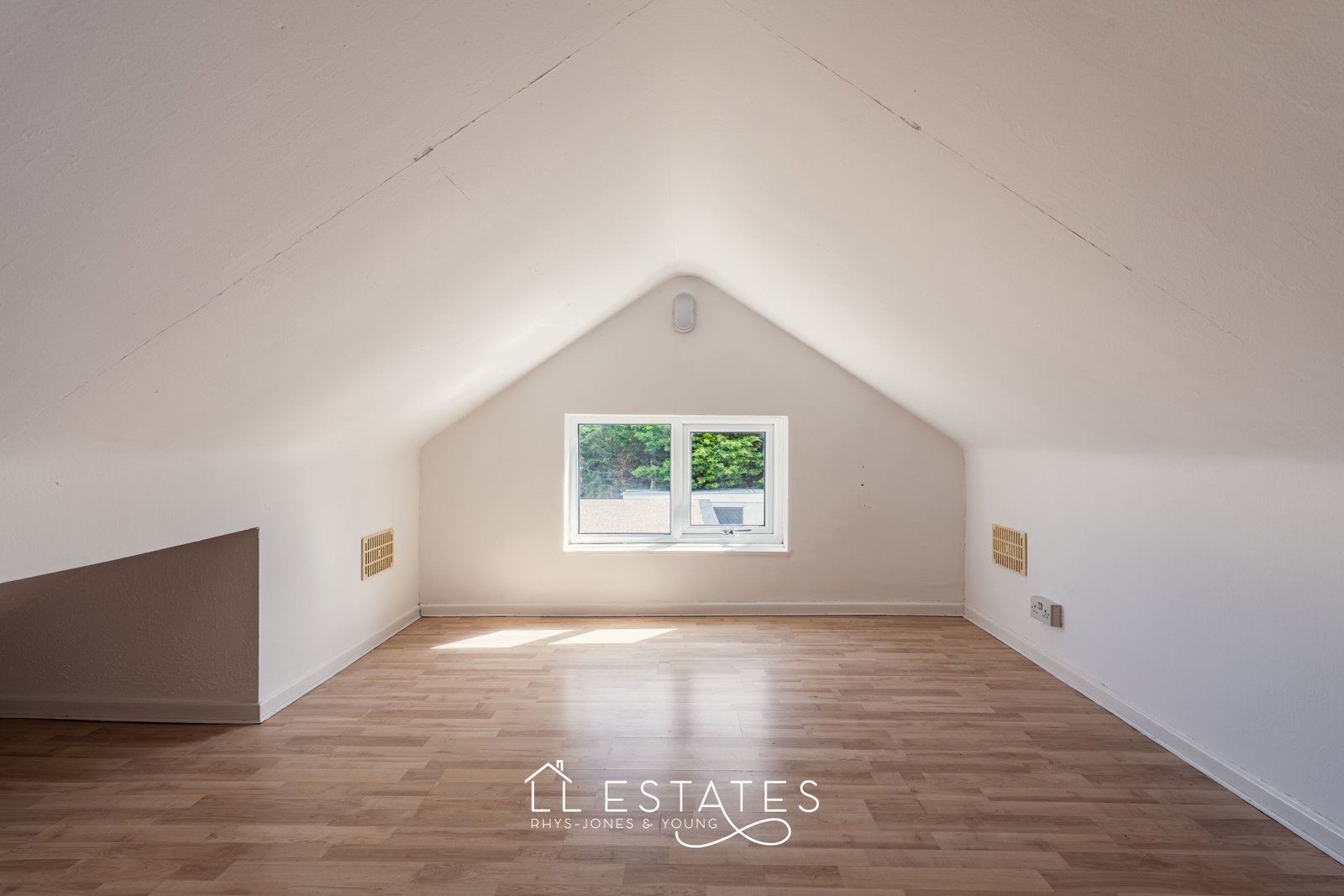 3 bed bungalow for sale in St. Asaph Avenue, Kinmel Bay, LL18 5EY  - Property Image 11