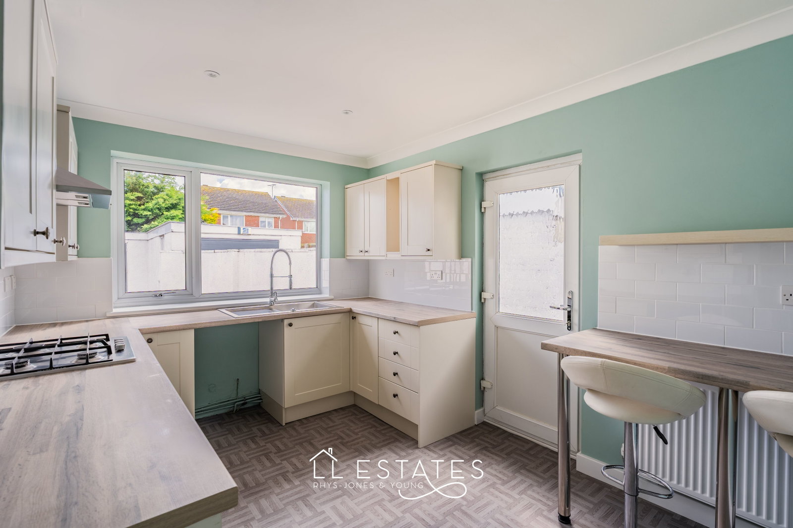 3 bed bungalow for sale in St. Asaph Avenue, Kinmel Bay, LL18 5EY  - Property Image 2