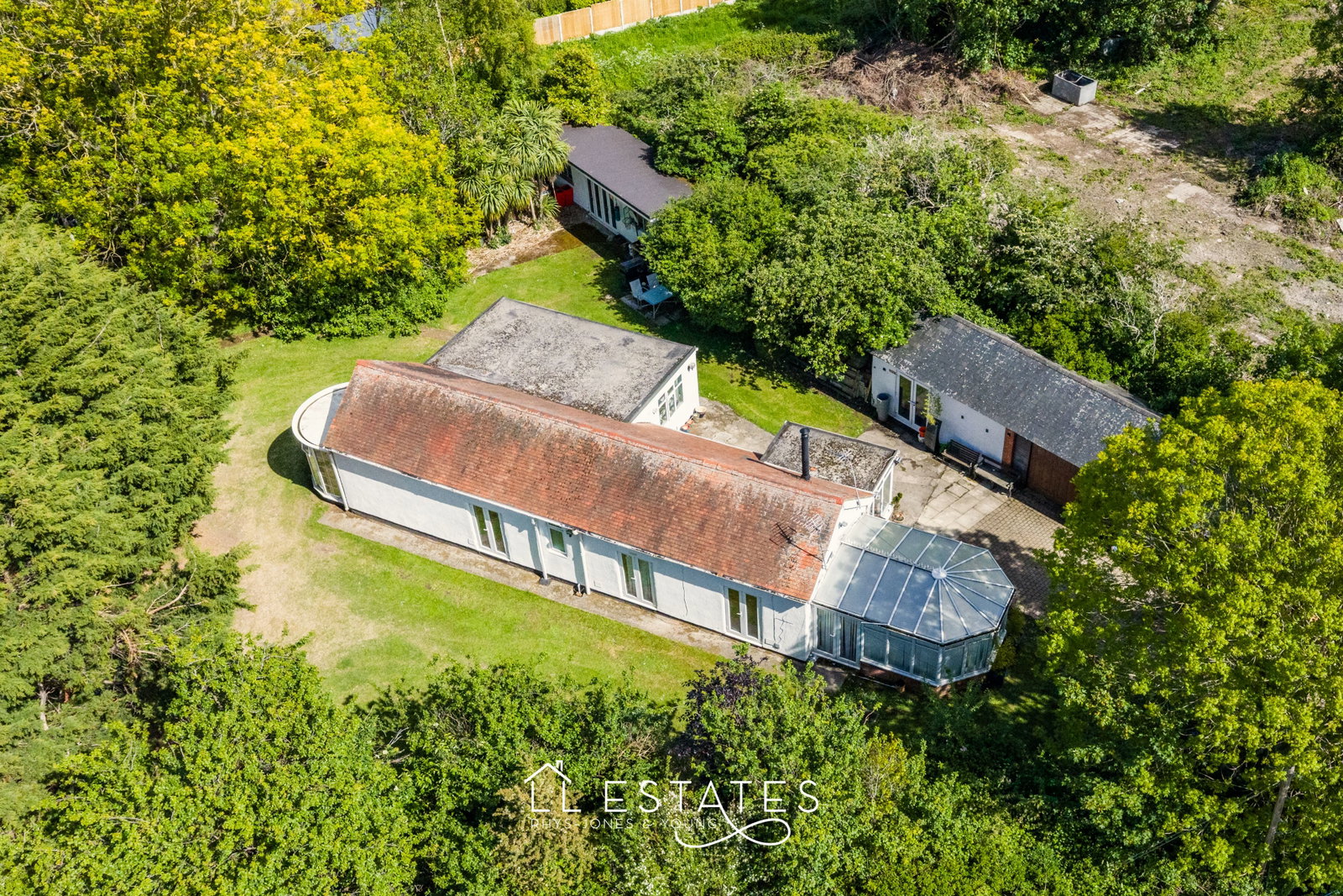 3 bed bungalow for sale in Avondale Drive, Rhyl, LL18 4EL  - Property Image 2