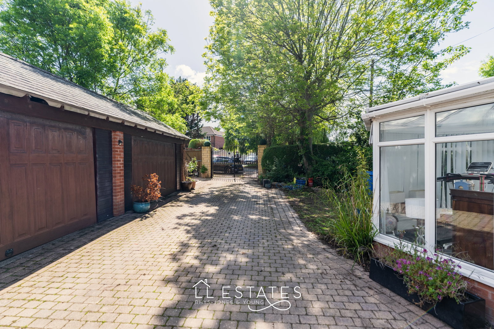 3 bed bungalow for sale in Avondale Drive, Rhyl, LL18 4EL 10