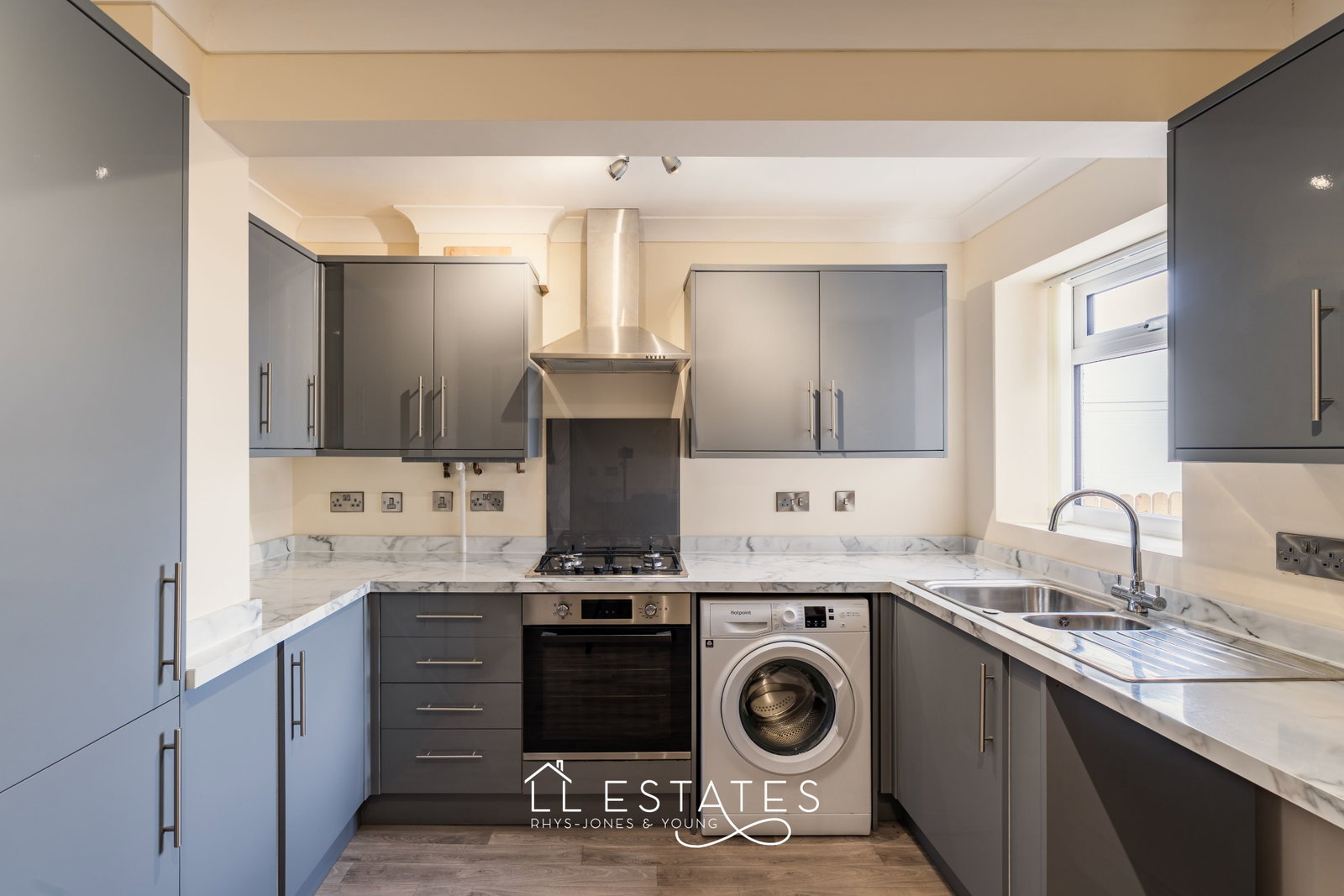 2 bed semi-detached bungalow for sale in Rhyl Coast Road, Rhyl, LL18 3PS  - Property Image 4