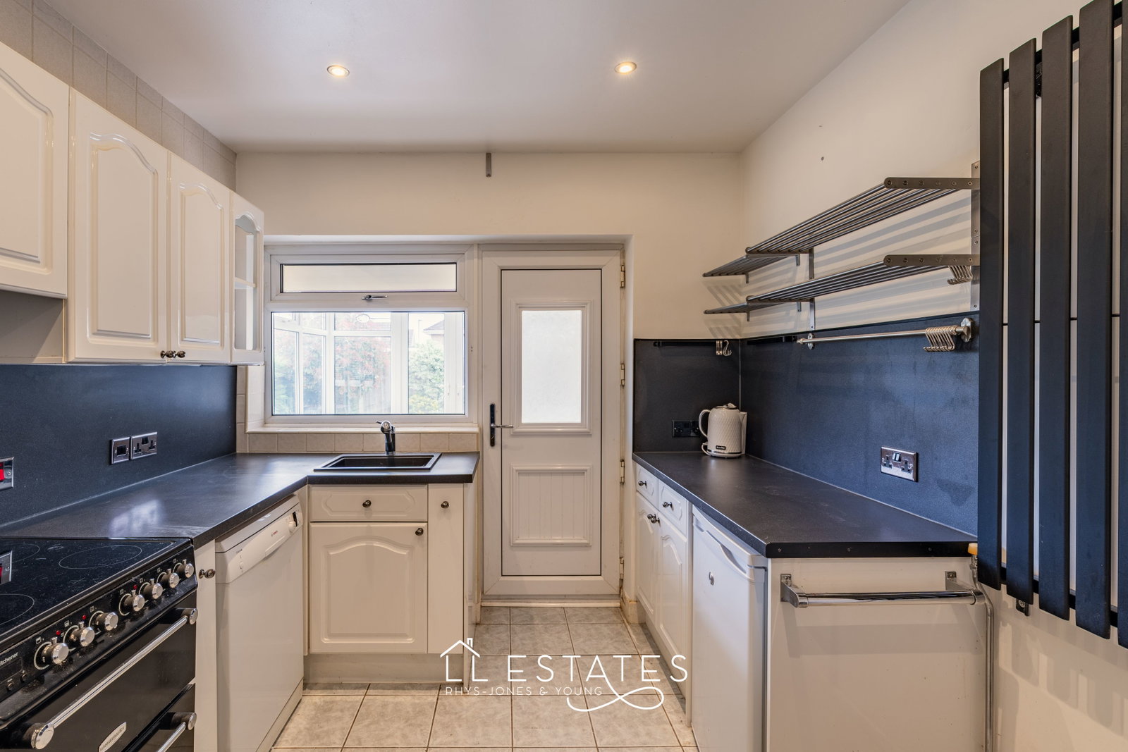 2 bed bungalow for sale in Lon Cwybr, Rhuddlan, LL18 2SX 3