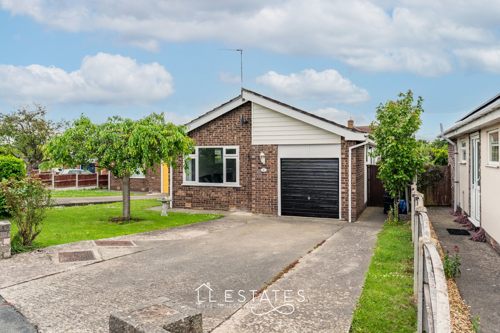 2 bed bungalow for sale in Maes Helyg, Rhuddlan  - Property Image 1