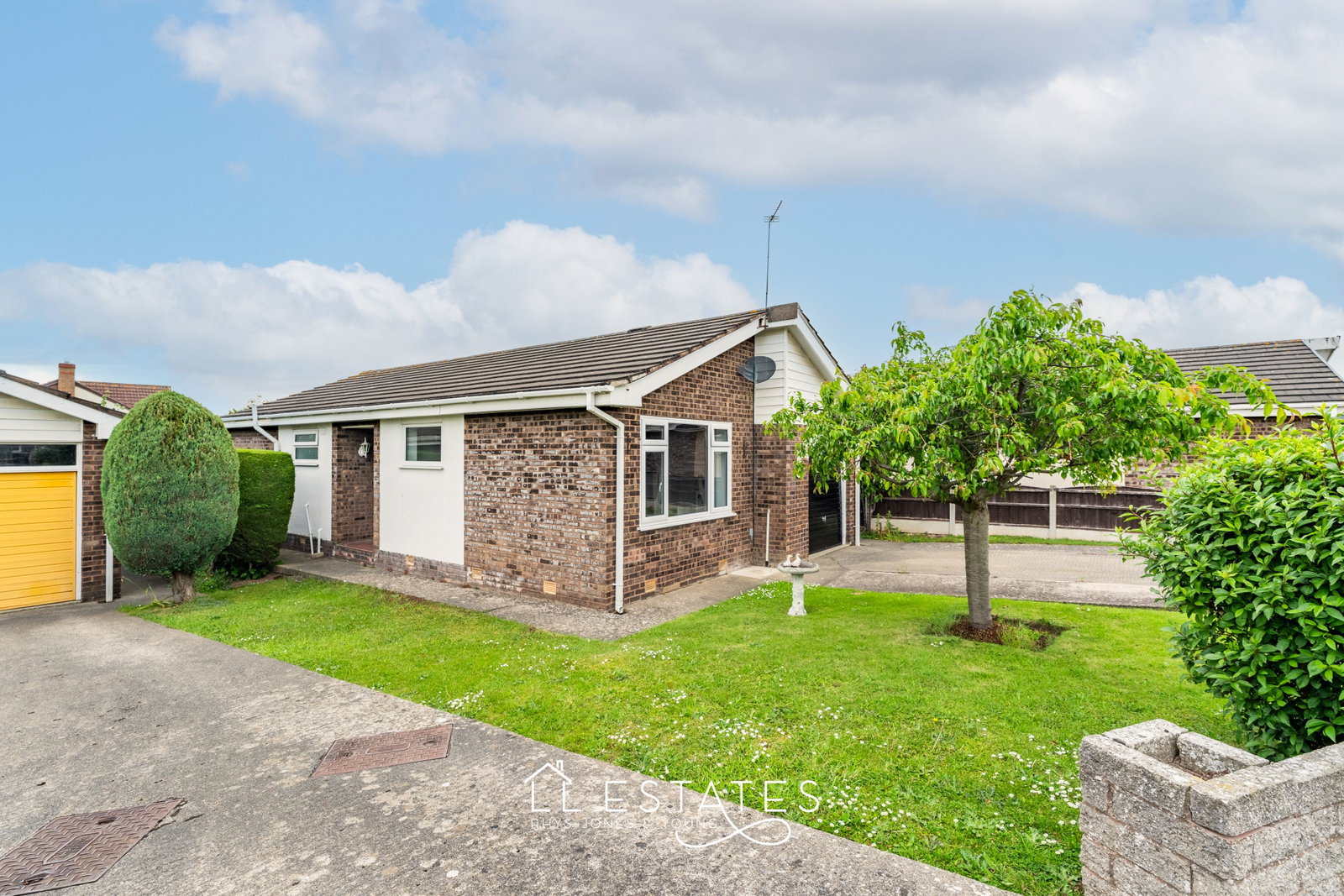 2 bed bungalow for sale in Maes Helyg, Rhuddlan 1