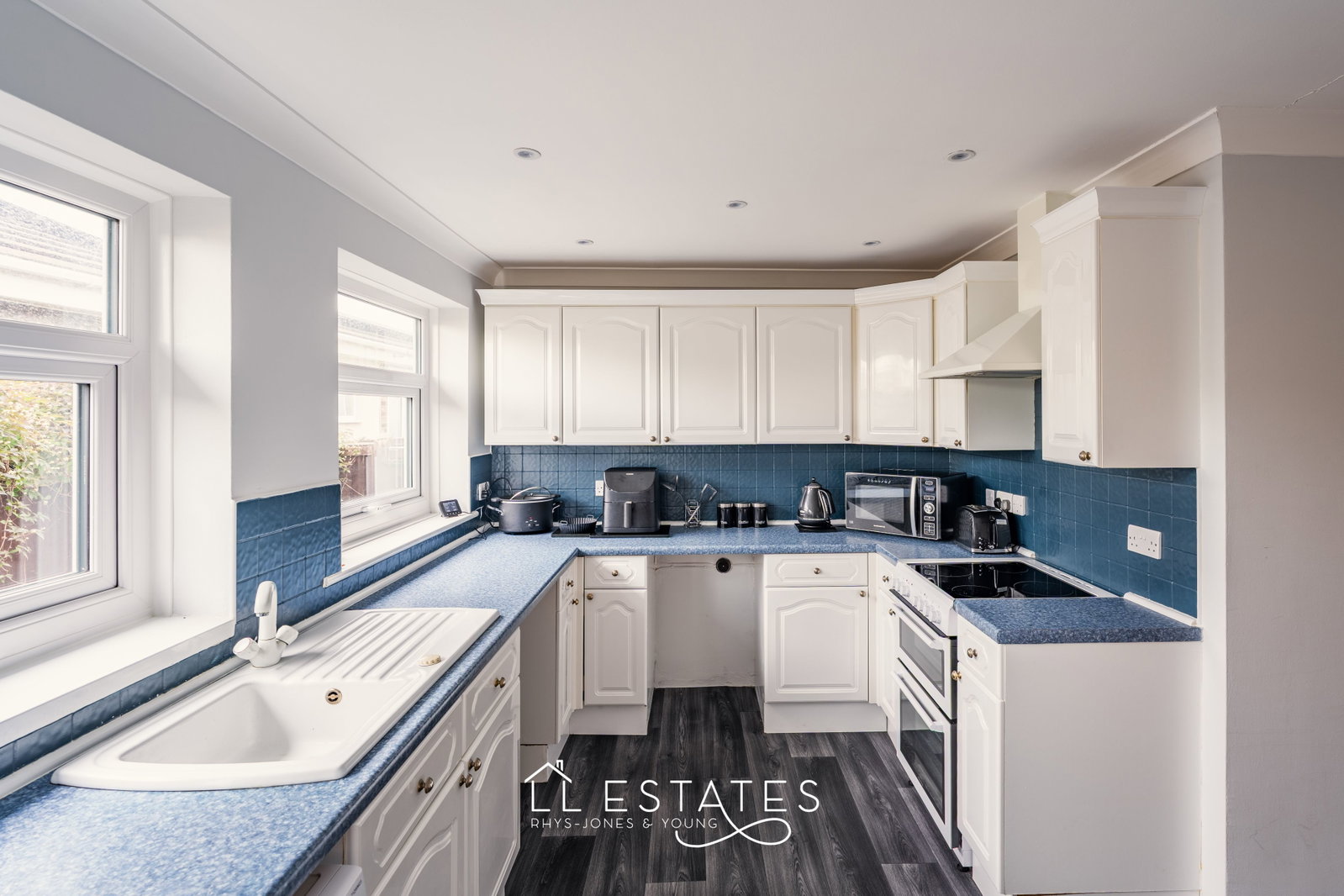 2 bed bungalow for sale in Maes Helyg, Rhuddlan  - Property Image 4