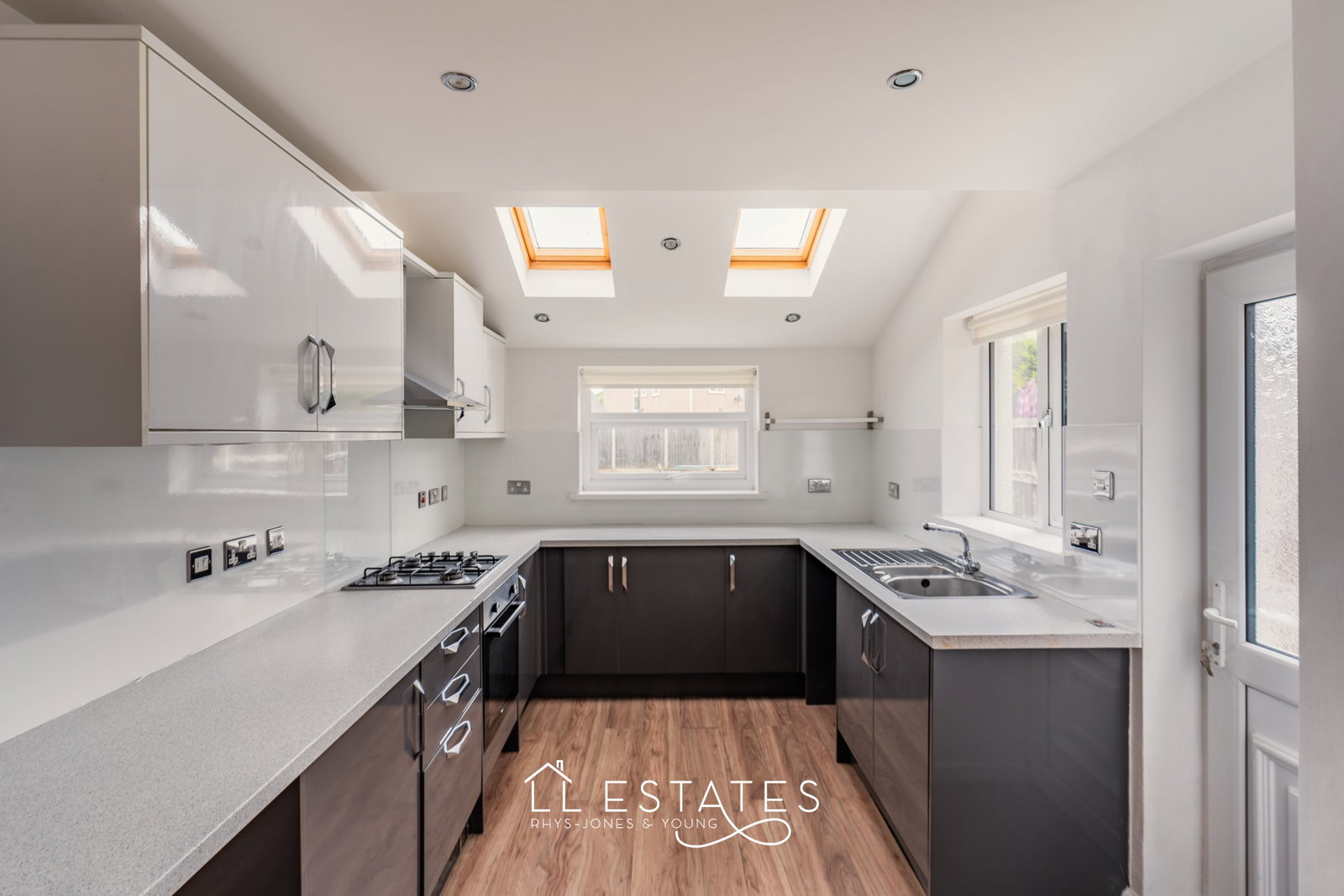3 bed semi-detached house for sale in St. Margarets Drive, Rhyl  - Property Image 2
