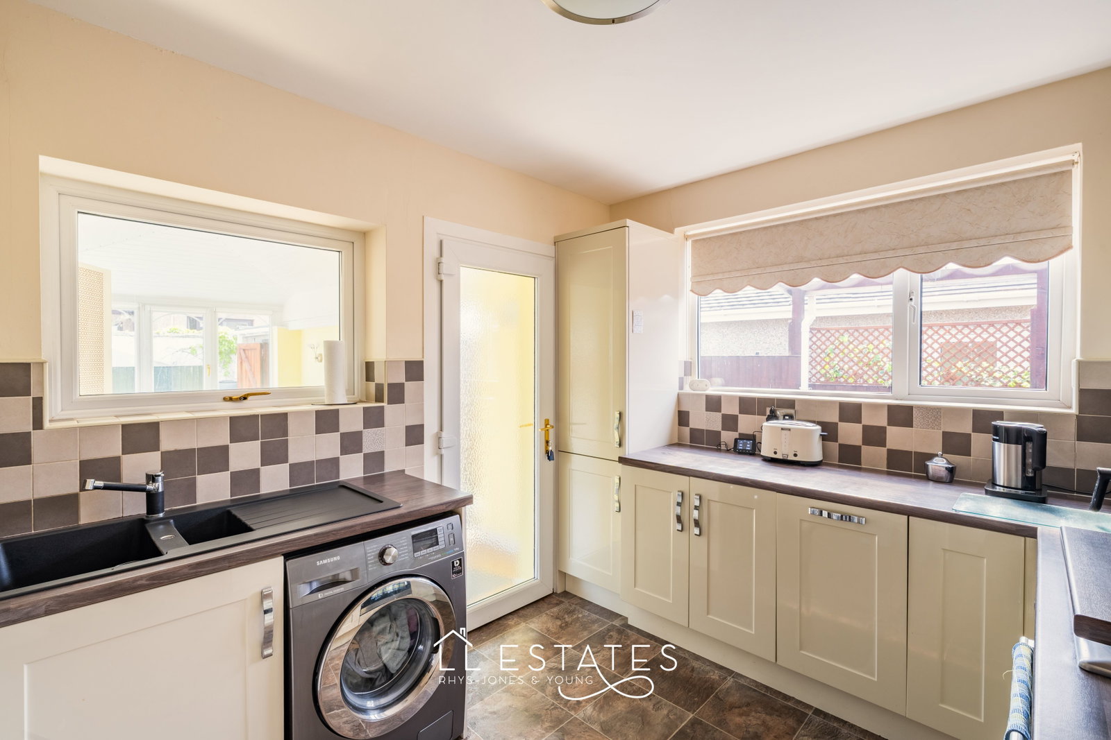 3 bed bungalow for sale in Ffordd Nant, Rhuddlan, LL18 2SW 3