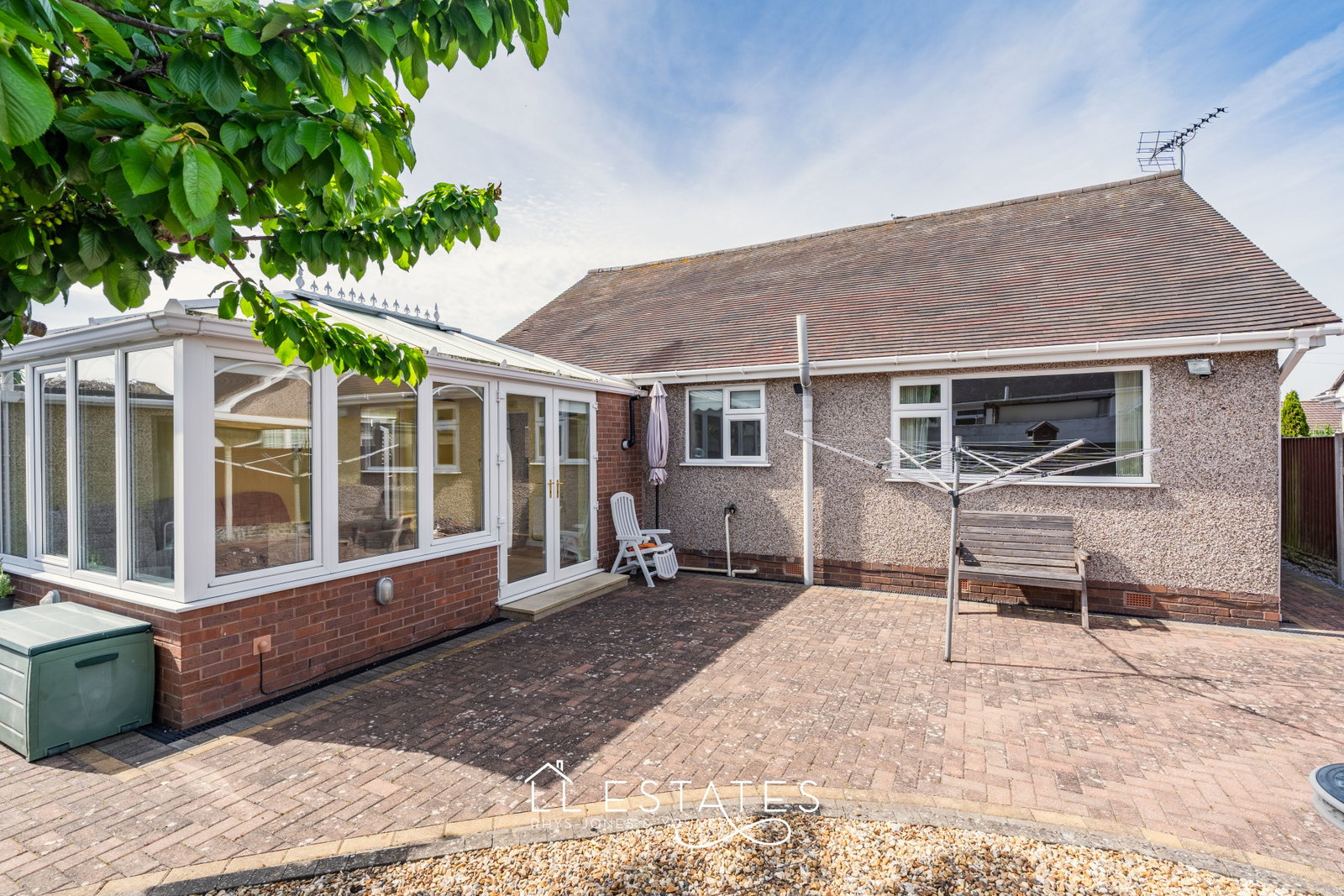 3 bed bungalow for sale in Ffordd Nant, Rhuddlan, LL18 2SW  - Property Image 9