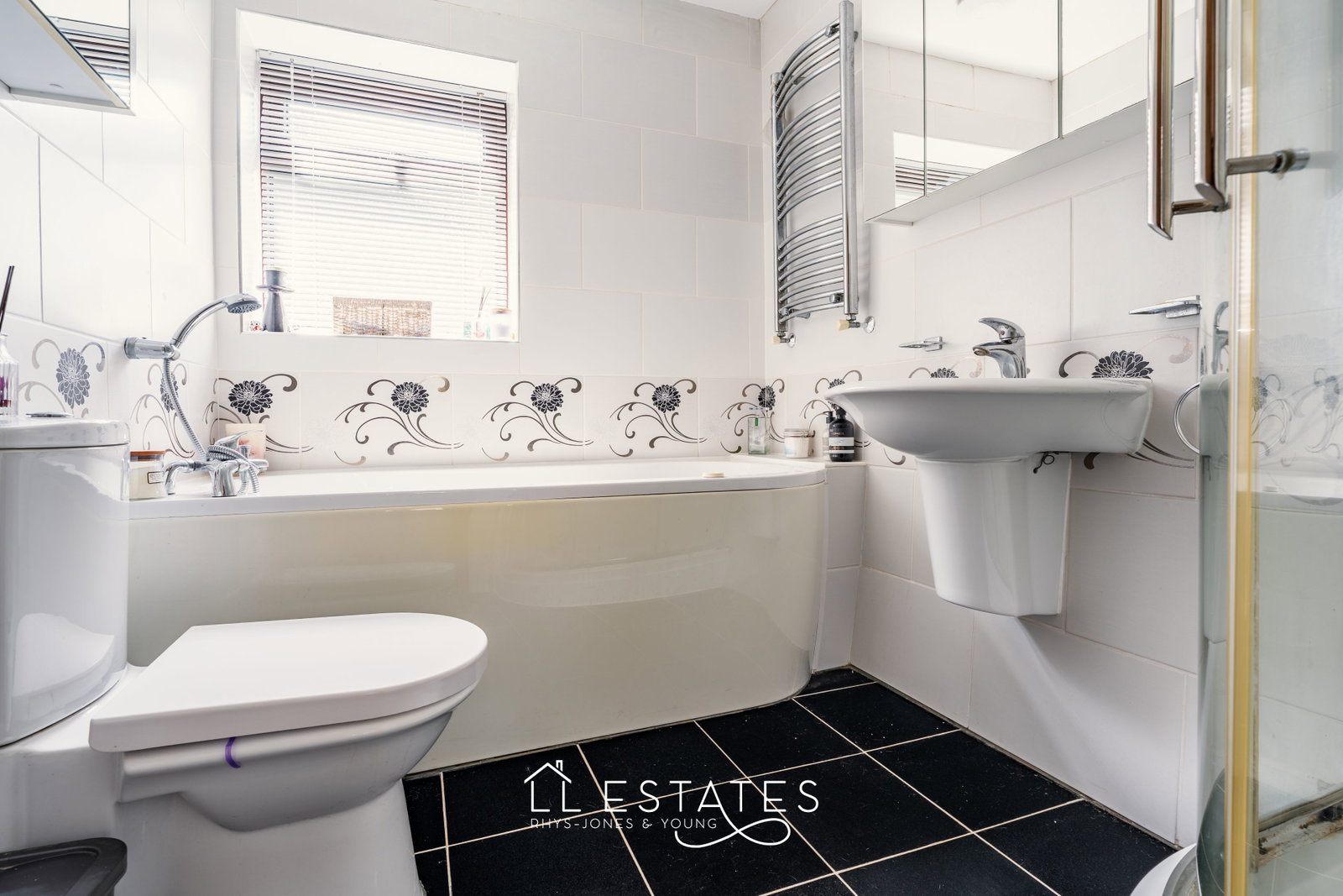 2 bed bungalow for sale in Lower Foel Road, Dyserth, LL18 6AT  - Property Image 4