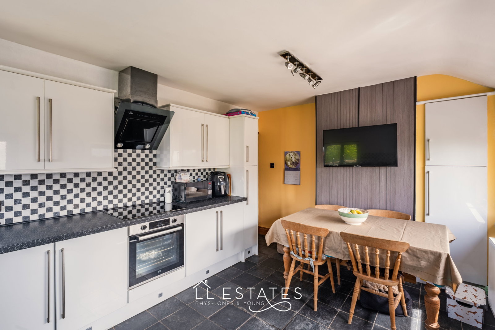 2 bed bungalow for sale in Lower Foel Road, Dyserth, LL18 6AT 4